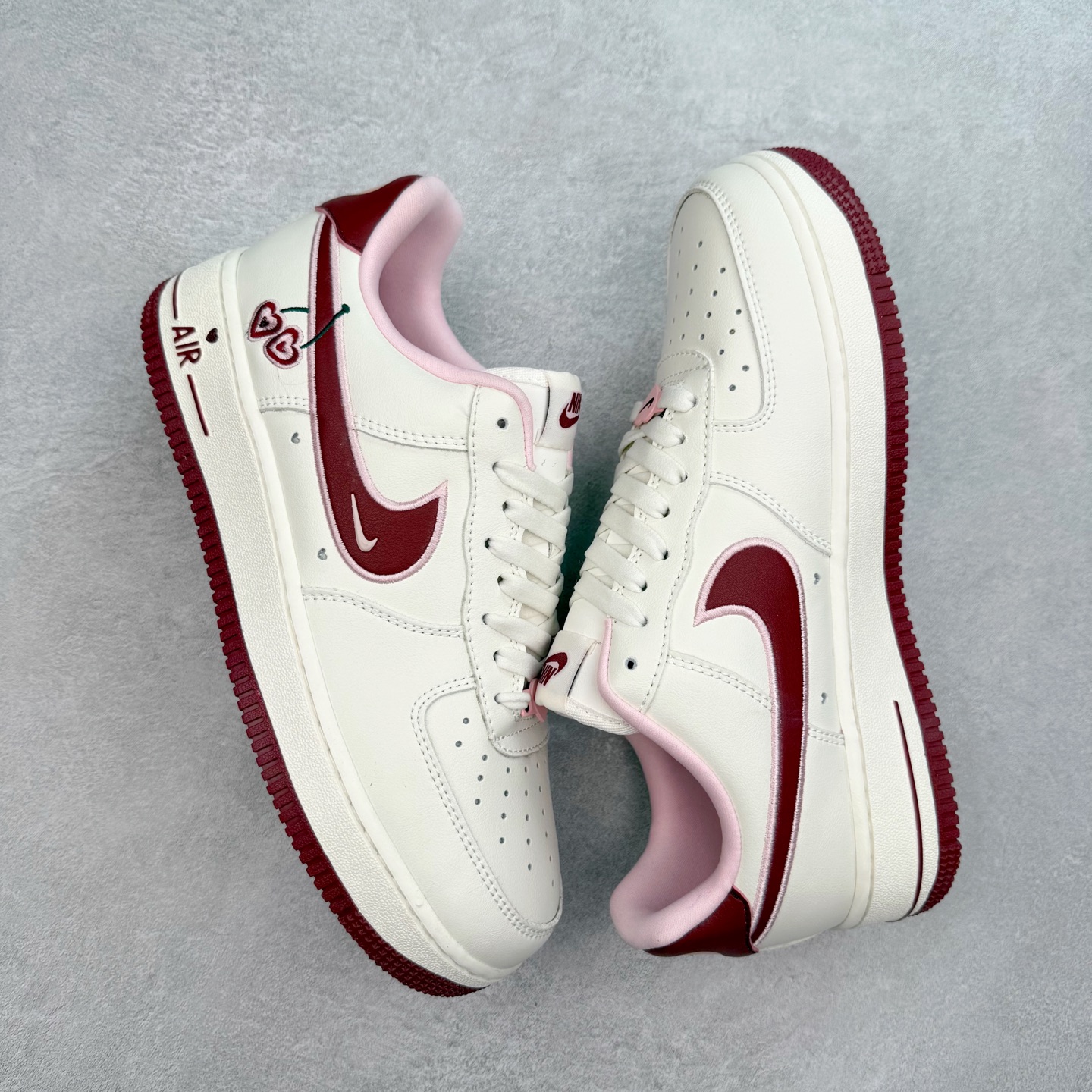 图片[3]-＃福利特价 NK Air Force 1´07 Low 空军一号低帮百搭休闲运动板鞋 柔软、弹性十足的缓震性能和出色的中底设计 横跨复古与现代的外型结合 造就出风靡全球 三十多年的Force 1 直到今天还深受青睐 尺码：36 36.5 37.5 38 38.5 39 40 40.5 41 42 42.5 43 44 44.5 45-选品中心