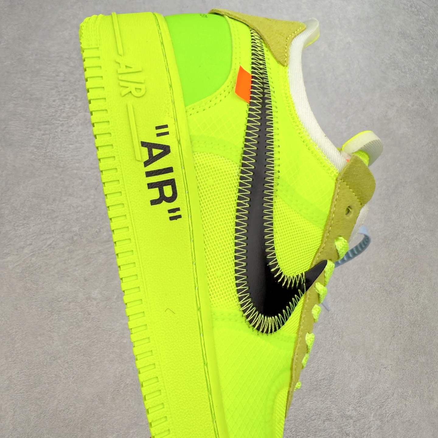 图片[6]-＃福利特价 NK Air Force 1´07 Low 空军一号低帮百搭休闲运动板鞋 柔软、弹性十足的缓震性能和出色的中底设计 横跨复古与现代的外型结合 造就出风靡全球 三十多年的Force 1 直到今天还深受青睐 尺码：36 36.5 37.5 38 38.5 39 40 40.5 41 42 42.5 43 44 44.5 45-选品中心