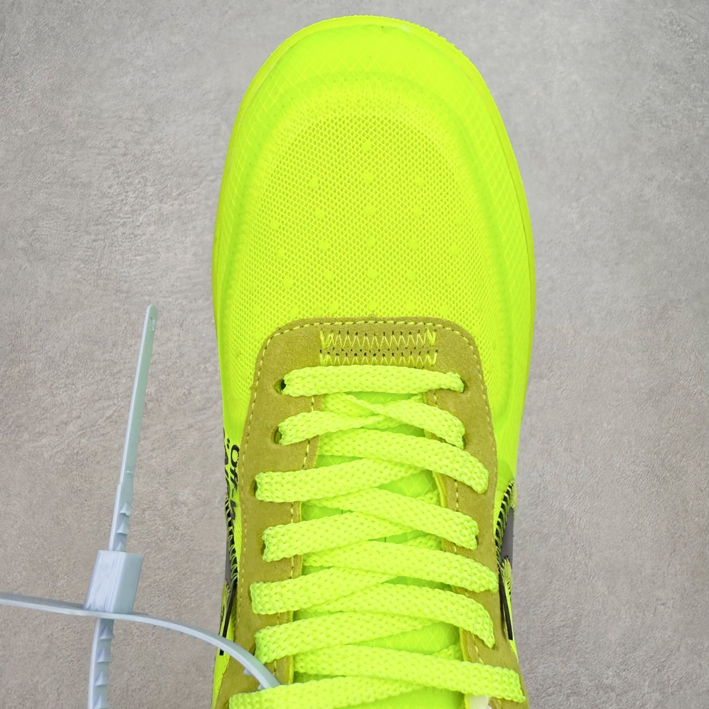 图片[4]-＃福利特价 NK Air Force 1´07 Low 空军一号低帮百搭休闲运动板鞋 柔软、弹性十足的缓震性能和出色的中底设计 横跨复古与现代的外型结合 造就出风靡全球 三十多年的Force 1 直到今天还深受青睐 尺码：36 36.5 37.5 38 38.5 39 40 40.5 41 42 42.5 43 44 44.5 45-选品中心