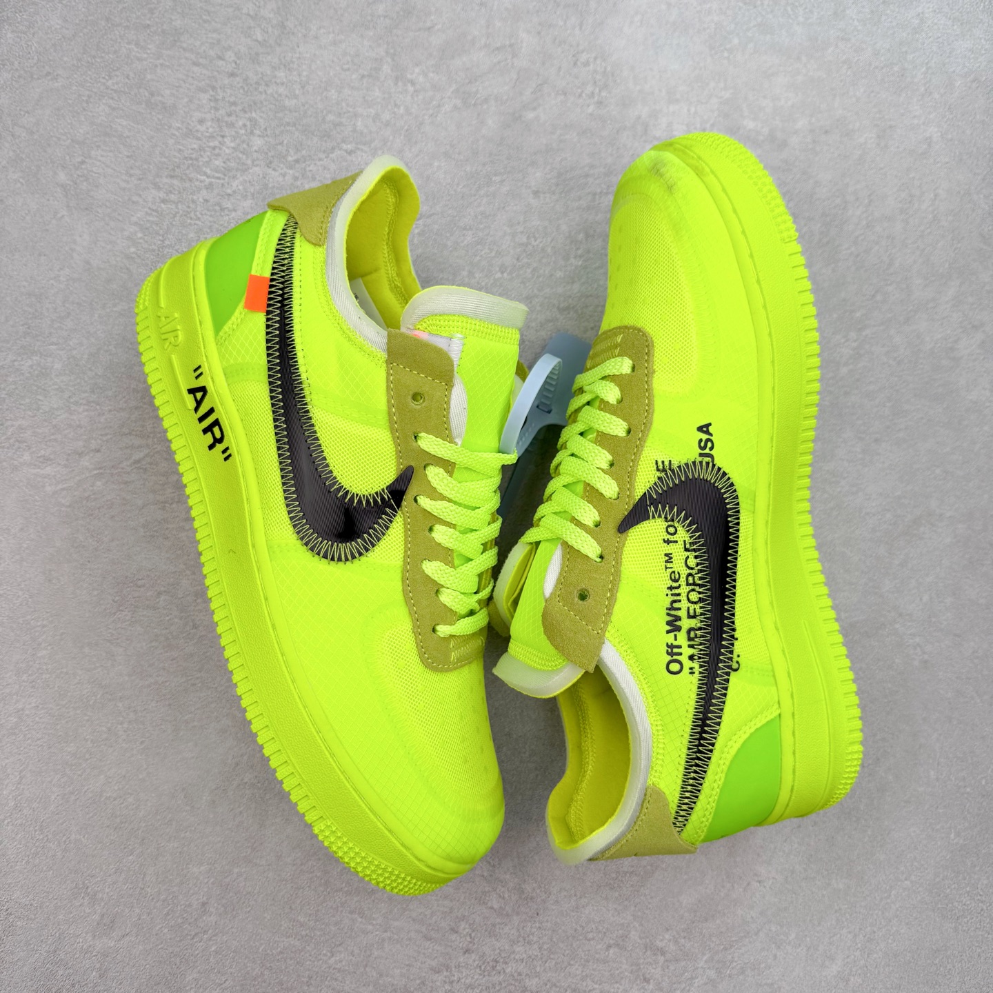 图片[3]-＃福利特价 NK Air Force 1´07 Low 空军一号低帮百搭休闲运动板鞋 柔软、弹性十足的缓震性能和出色的中底设计 横跨复古与现代的外型结合 造就出风靡全球 三十多年的Force 1 直到今天还深受青睐 尺码：36 36.5 37.5 38 38.5 39 40 40.5 41 42 42.5 43 44 44.5 45-选品中心