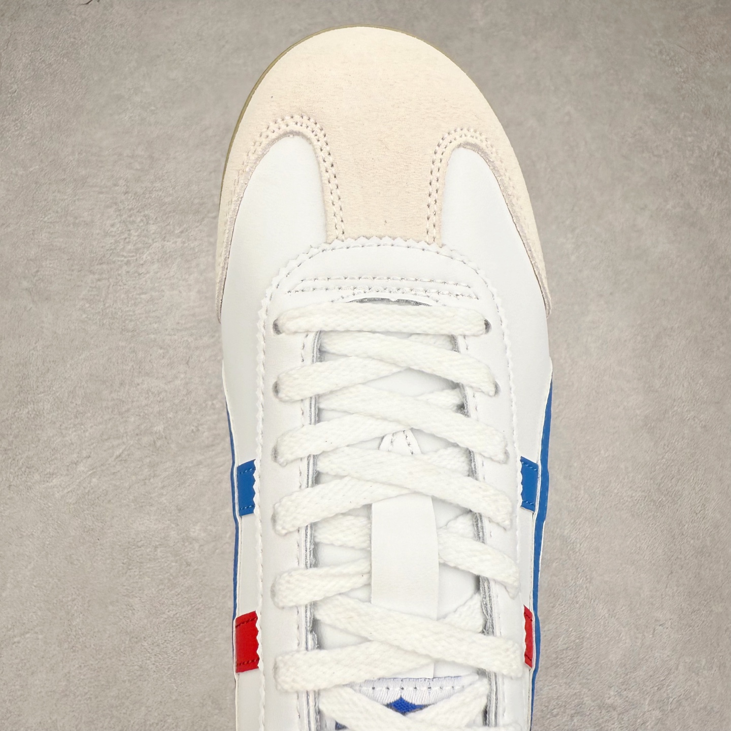 图片[4]-＃纯原福利 Asics Onitsuka Tiger MEXICO 66 亚瑟士鬼冢虎复古经典板鞋 市场最强版本 原厂牛津布加持 海外订单工厂出品 超成熟稳定的做工品控 原装全套纸板楦头开发 原汁原味 完美呈现版型 私模正确鞋底咬花纹路 一比一鞋头弧度高度鞋身弧度 绝不口嗨 细节品控鞋型随意秒杀市面 原档咬花纹路私模大底 一个单元有六个三角形 总体形拼接呈现花瓣状 官方四联吊牌 原装Ortholite轻量化鞋垫 原盒原配 质保卡 说明书 钢印防尘纸 纸板中底带钢印 乳胶组合鞋垫 支持全方位的对比专柜 产品从款式颜色造型上体现出追求舒适和细节的完美 鞋类更是推崇手工制作的严谨与完美 融舒适性与可穿性的设计风格 注重细节的完美和别致魅力 既保持稳重 又不失轻松的时尚感 尺码：36 37 37.5 38 39 39.5 40 40.5 41.5 42 42.5 43.5 44 45-选品中心