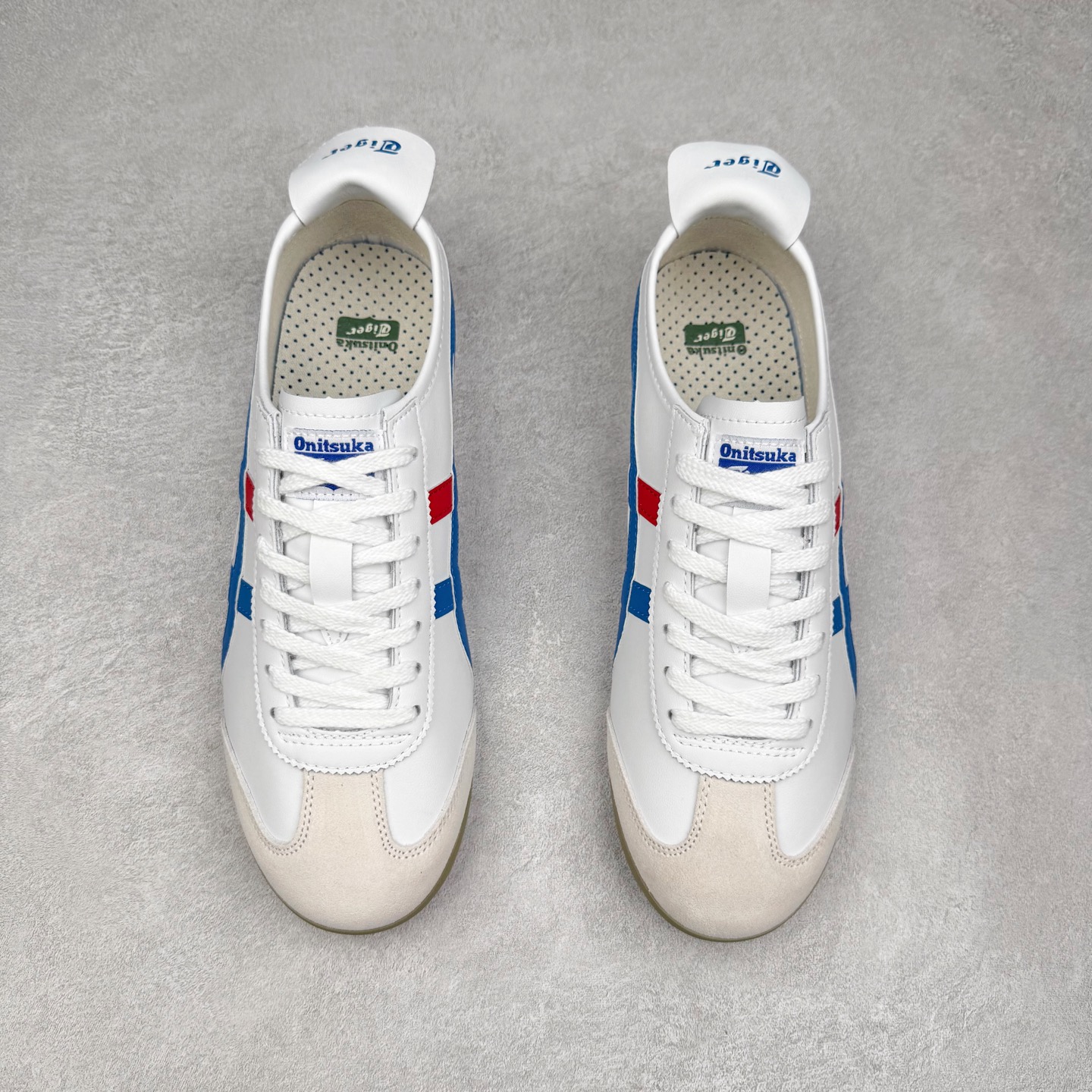 图片[2]-＃纯原福利 Asics Onitsuka Tiger MEXICO 66 亚瑟士鬼冢虎复古经典板鞋 市场最强版本 原厂牛津布加持 海外订单工厂出品 超成熟稳定的做工品控 原装全套纸板楦头开发 原汁原味 完美呈现版型 私模正确鞋底咬花纹路 一比一鞋头弧度高度鞋身弧度 绝不口嗨 细节品控鞋型随意秒杀市面 原档咬花纹路私模大底 一个单元有六个三角形 总体形拼接呈现花瓣状 官方四联吊牌 原装Ortholite轻量化鞋垫 原盒原配 质保卡 说明书 钢印防尘纸 纸板中底带钢印 乳胶组合鞋垫 支持全方位的对比专柜 产品从款式颜色造型上体现出追求舒适和细节的完美 鞋类更是推崇手工制作的严谨与完美 融舒适性与可穿性的设计风格 注重细节的完美和别致魅力 既保持稳重 又不失轻松的时尚感 尺码：36 37 37.5 38 39 39.5 40 40.5 41.5 42 42.5 43.5 44 45-选品中心