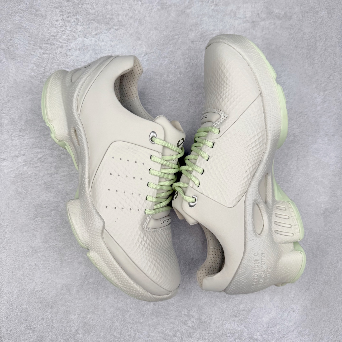 图片[3]-ECCO爱步老爹鞋男士夏季新款 飞织网面百搭潮流户外运动鞋 健步BIOM系列新款 全新的轻量发泡底材与直接注塑橡胶大底相结合 柔软舒适，轻量回弹，脚感更轻盈 鞋面采用GORE-TEX飞织网面与牛皮相结合 给你贴心透气呵护 自然律动科技 符合人体工学鞋楦 贴近足部天然形态 橡胶大底，抓地力强，具有良好的耐磨性 轻盈自如 适跑畅练 尺码：38 39 40 41 42 43 44 （皮鞋码）-选品中心