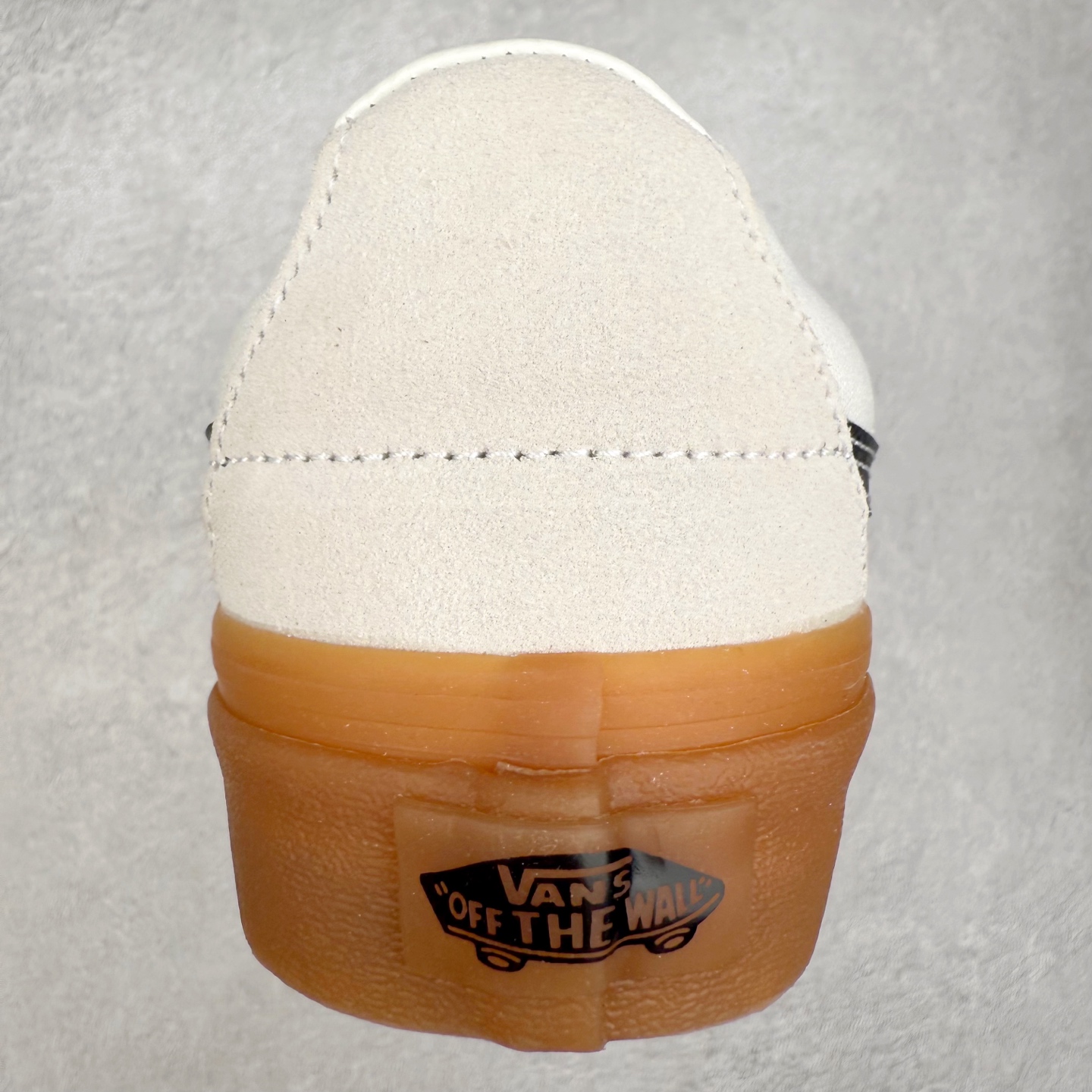 图片[8]-Vans Sk8-Low 米白生胶 范斯复古休闲硫化帆布鞋 鞋款以白线勾勒出整体造型 鞋面采用帆布拼接麂皮材质搭配以及黑色鞋带点缀 复古又百搭 生胶大底拉满整体质感 尺码：35 36 36.5 37 38 38.5 39 40 40.5 41 42 42.5 43 44-选品中心