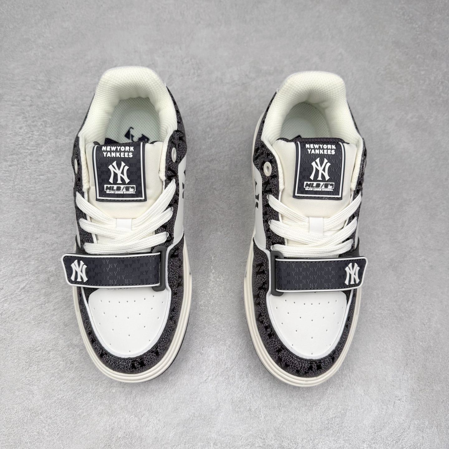 图片[2]-MLB Chunky Liner Basic 复古印花学长鞋系列低帮轻量增高厚底百搭休闲运动慢跑鞋板鞋 Korea韩国联名NY美国榄球纽约洋基队限定 韩国代购专供 全套原楦原纸板原厂数据开发 正确中底拉帮中底网布细节 平台代购专供 左脚内置芯片 韩国代购吊牌标贴 独家一比一RB+MD组合大底 高频后跟小人Logo精准对位立体饱满 正确网布加超迁鞋面 转印中底走线紧密 转印Logo工艺表层防刮不掉色 尺码：35 36 36.5 37.5 38 38.5 39 40 40.5 41 42 42.5 43 44 45-选品中心