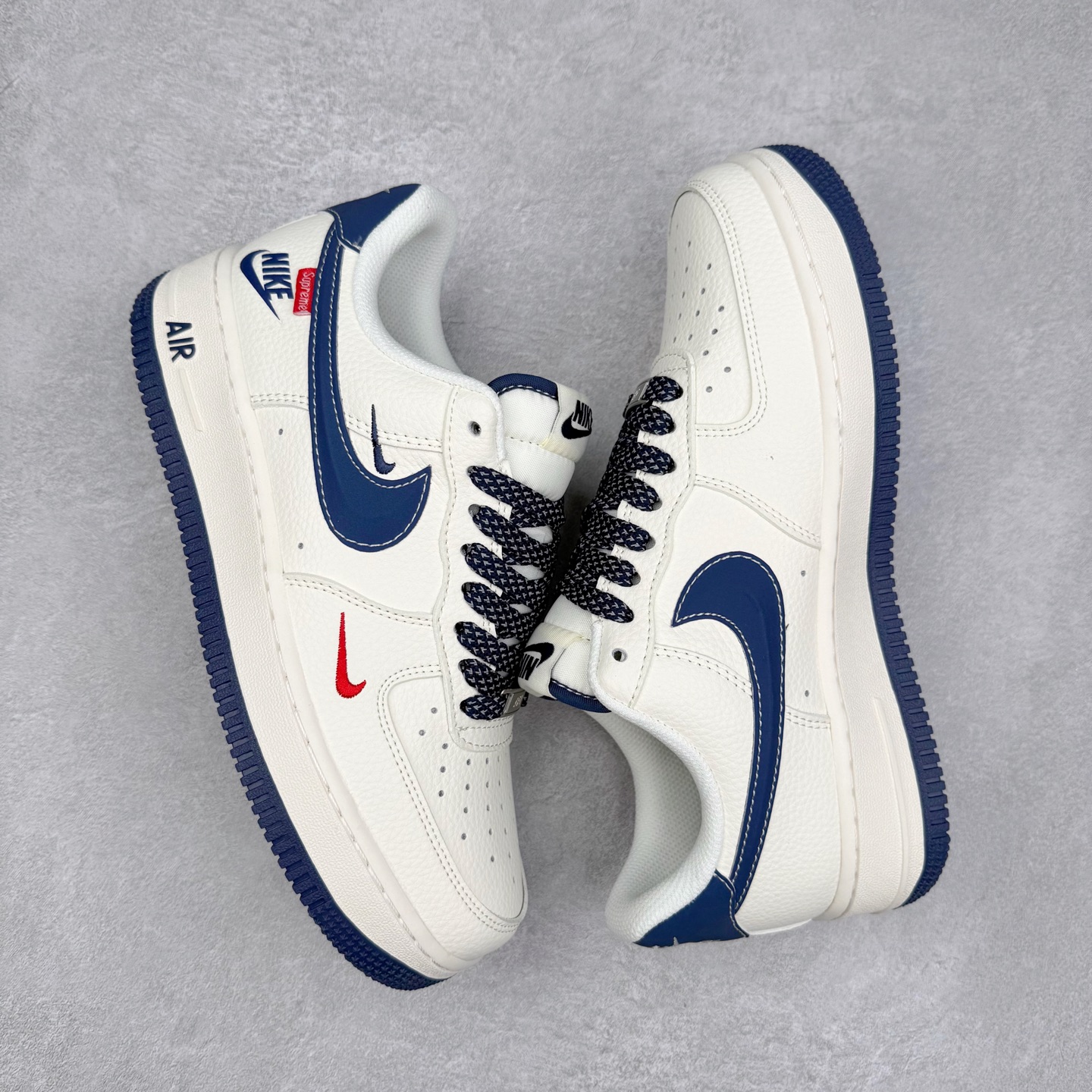 图片[3]-NK Air Force 1´07 Low 空军一号低帮百搭休闲运动板鞋 HH7518-071 柔软、弹性十足的缓震性能和出色的中底设计 横跨复古与现代的外型结合 造就出风靡全球 三十多年的Force 1 直到今天还深受青睐 实拍调校N版已经零色差零失真 百分百还原实物色彩所见即所得 不存在货不对板色差等低级问题 选购参考实物拍摄 不混卖不参货 只用心做好货严格选品 承诺混一赔十 尺码：36 36.5 37.5 38 38.5 39 40 40.5 41 42 42.5 43 44 44.5 45-选品中心