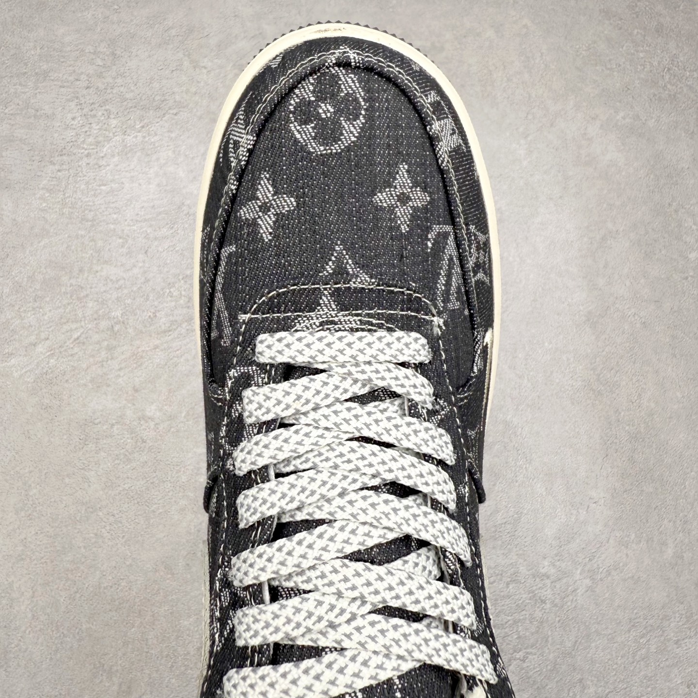 图片[4]-NK Air Force 1´07 Low 空军一号低帮百搭休闲运动板鞋 ZD1988-003 柔软、弹性十足的缓震性能和出色的中底设计 横跨复古与现代的外型结合 造就出风靡全球 三十多年的Force 1 直到今天还深受青睐 实拍调校N版已经零色差零失真 百分百还原实物色彩所见即所得 不存在货不对板色差等低级问题 选购参考实物拍摄 不混卖不参货 只用心做好货严格选品 承诺混一赔十 尺码：36 36.5 37.5 38 38.5 39 40 40.5 41 42 42.5 43 44 44.5 45-选品中心