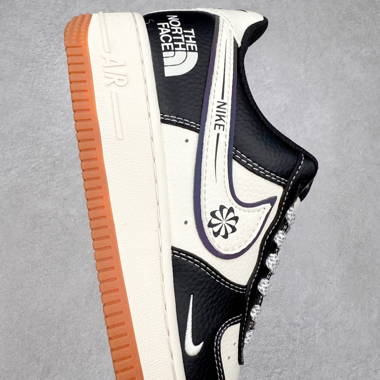 图片[6]-NK Air Force 1´07 Low 空军一号低帮百搭休闲运动板鞋 SM6188-114 柔软、弹性十足的缓震性能和出色的中底设计 横跨复古与现代的外型结合 造就出风靡全球 三十多年的Force 1 直到今天还深受青睐 实拍调校N版已经零色差零失真 百分百还原实物色彩所见即所得 不存在货不对板色差等低级问题 选购参考实物拍摄 不混卖不参货 只用心做好货严格选品 承诺混一赔十 尺码：36 36.5 37.5 38 38.5 39 40 40.5 41 42 42.5 43 44 44.5 45-选品中心