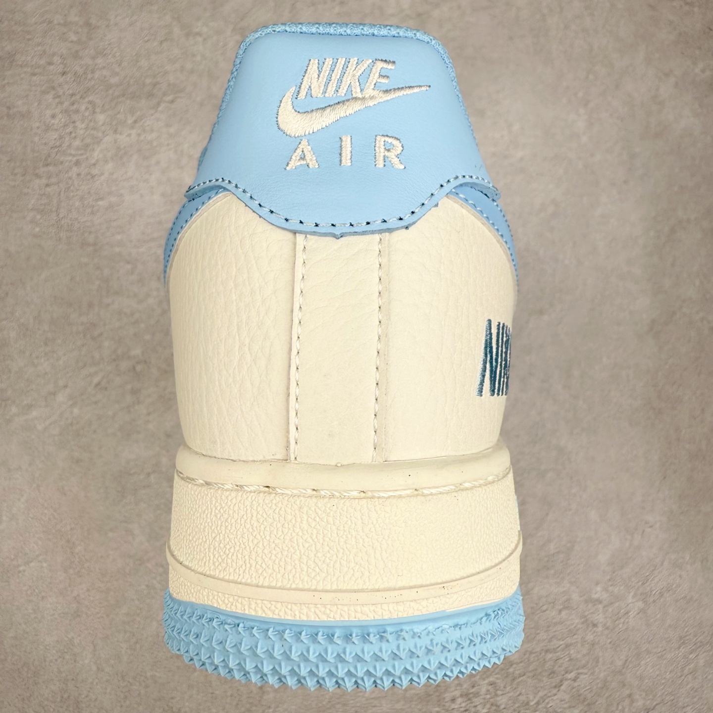 图片[8]-NK Air Force 1´07 Low 空军一号低帮百搭休闲运动板鞋 CS5288-030 柔软、弹性十足的缓震性能和出色的中底设计 横跨复古与现代的外型结合 造就出风靡全球 三十多年的Force 1 直到今天还深受青睐 实拍调校N版已经零色差零失真 百分百还原实物色彩所见即所得 不存在货不对板色差等低级问题 选购参考实物拍摄 不混卖不参货 只用心做好货严格选品 承诺混一赔十 尺码：36 36.5 37.5 38 38.5 39 40 40.5 41 42 42.5 43 44 44.5 45-选品中心