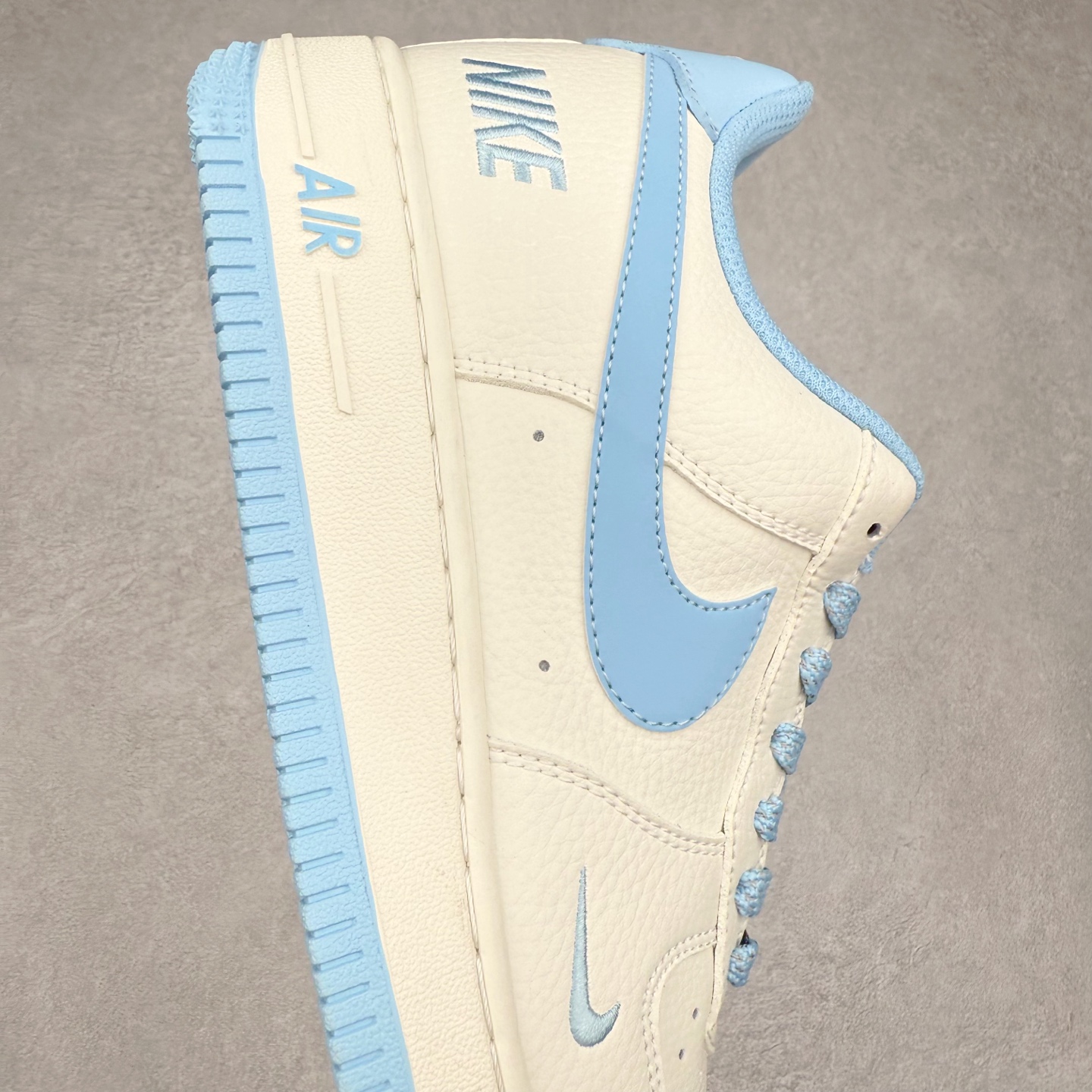图片[6]-NK Air Force 1´07 Low 空军一号低帮百搭休闲运动板鞋 CS5288-030 柔软、弹性十足的缓震性能和出色的中底设计 横跨复古与现代的外型结合 造就出风靡全球 三十多年的Force 1 直到今天还深受青睐 实拍调校N版已经零色差零失真 百分百还原实物色彩所见即所得 不存在货不对板色差等低级问题 选购参考实物拍摄 不混卖不参货 只用心做好货严格选品 承诺混一赔十 尺码：36 36.5 37.5 38 38.5 39 40 40.5 41 42 42.5 43 44 44.5 45-选品中心