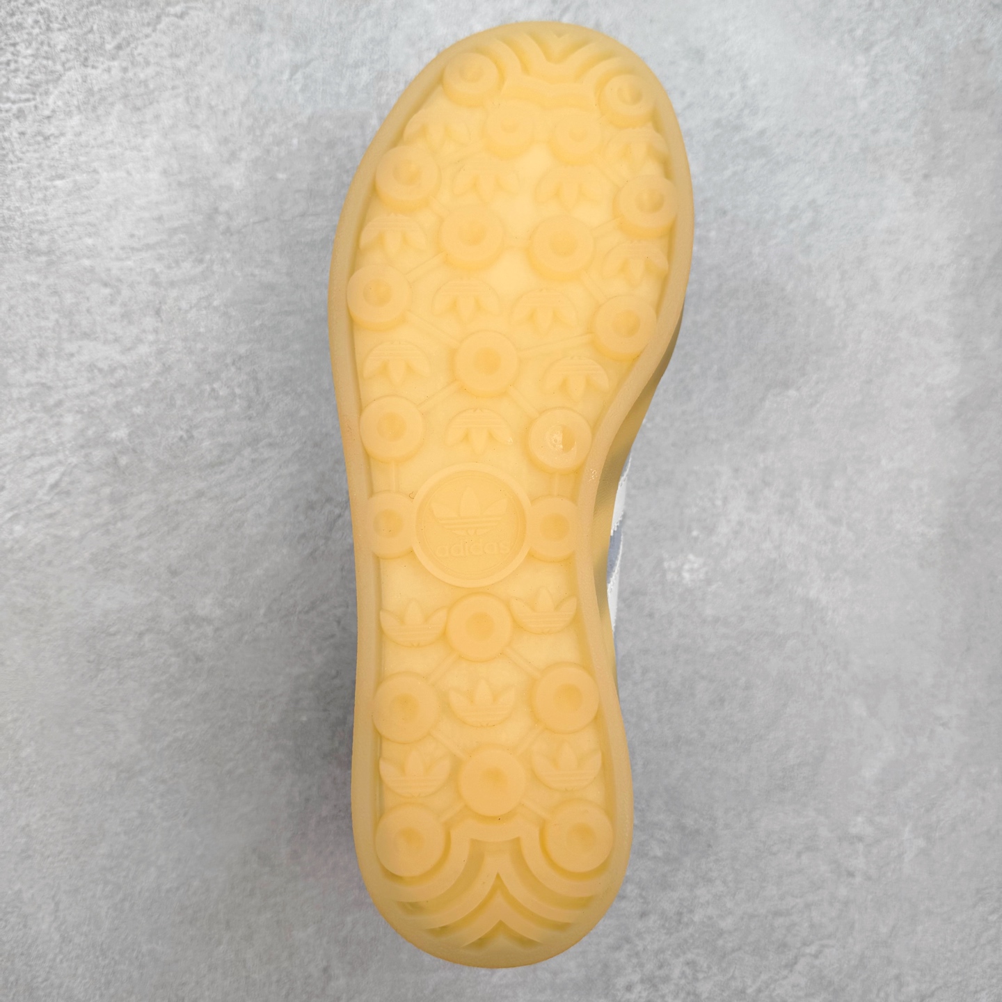 图片[9]-AD Gazelle Indoor Trainers 羚羊内训系列低帮复古百搭休闲运动德训风板鞋 JQ7009 90年代经典的复刻版！自60年代以足球训练鞋面世以来,Gazelle就以其经典设计席卷全球。1991年版本的复刻,再造经典Gazelle。采用皮革打造,搭配浊色细节,让这款经典更加简约。尺码：36 36⅔ 37⅓ 38 38⅔ 39⅓ 40 40⅔ 41⅓ 42 42⅔ 43⅓ 44⅓ 44⅔ 45-选品中心