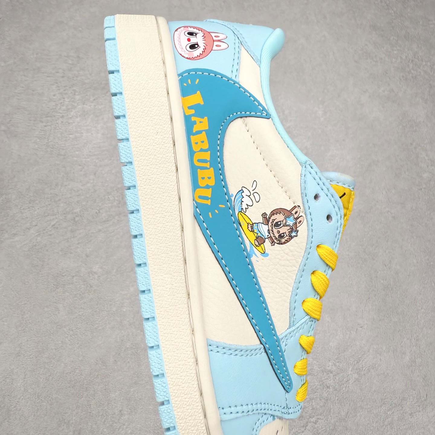 图片[6]-TS x Air Jordan AJ1 Low 倒钩低帮联名定制配色 LD2028-054 原厂内置气垫魔块 A模大底 头层小牛皮 鞋舌AJ原厂专用牛津布+AJ专用反口珍珠布+原厂无杂质高弹内里海棉+特殊封边弹力鞋带 实拍调校N版已经零色差零失真 百分百还原实物色彩所见即所得 不存在货不对板色差等低级问题 选购参考实物拍摄 不混卖不参货 只用心做好货严格选品 承诺混一赔十 尺码：36 36.5 37.5 38 38.5 39 40 40.5 41 42 42.5 43 44 44.5 45-选品中心