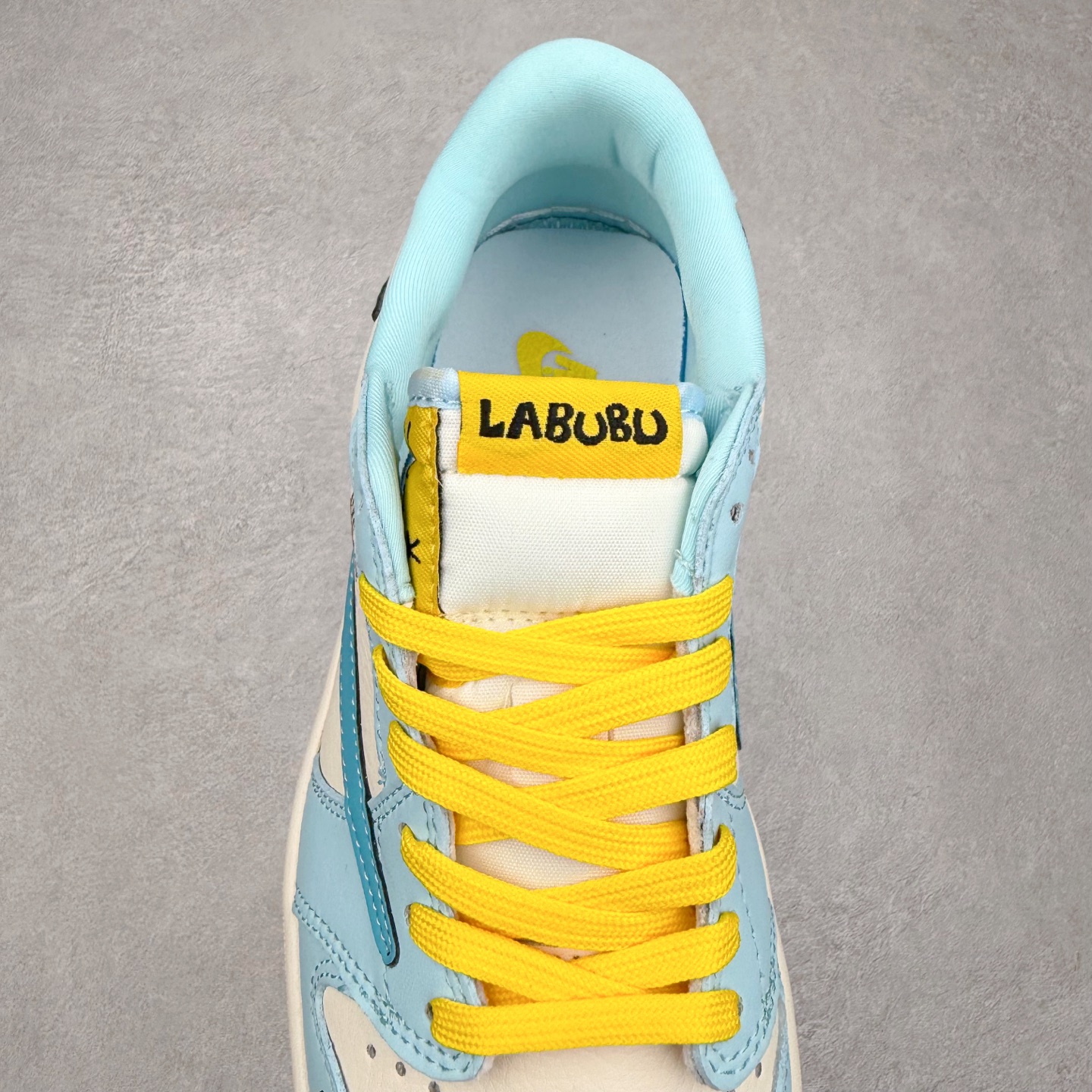 图片[5]-TS x Air Jordan AJ1 Low 倒钩低帮联名定制配色 LD2028-054 原厂内置气垫魔块 A模大底 头层小牛皮 鞋舌AJ原厂专用牛津布+AJ专用反口珍珠布+原厂无杂质高弹内里海棉+特殊封边弹力鞋带 实拍调校N版已经零色差零失真 百分百还原实物色彩所见即所得 不存在货不对板色差等低级问题 选购参考实物拍摄 不混卖不参货 只用心做好货严格选品 承诺混一赔十 尺码：36 36.5 37.5 38 38.5 39 40 40.5 41 42 42.5 43 44 44.5 45-选品中心