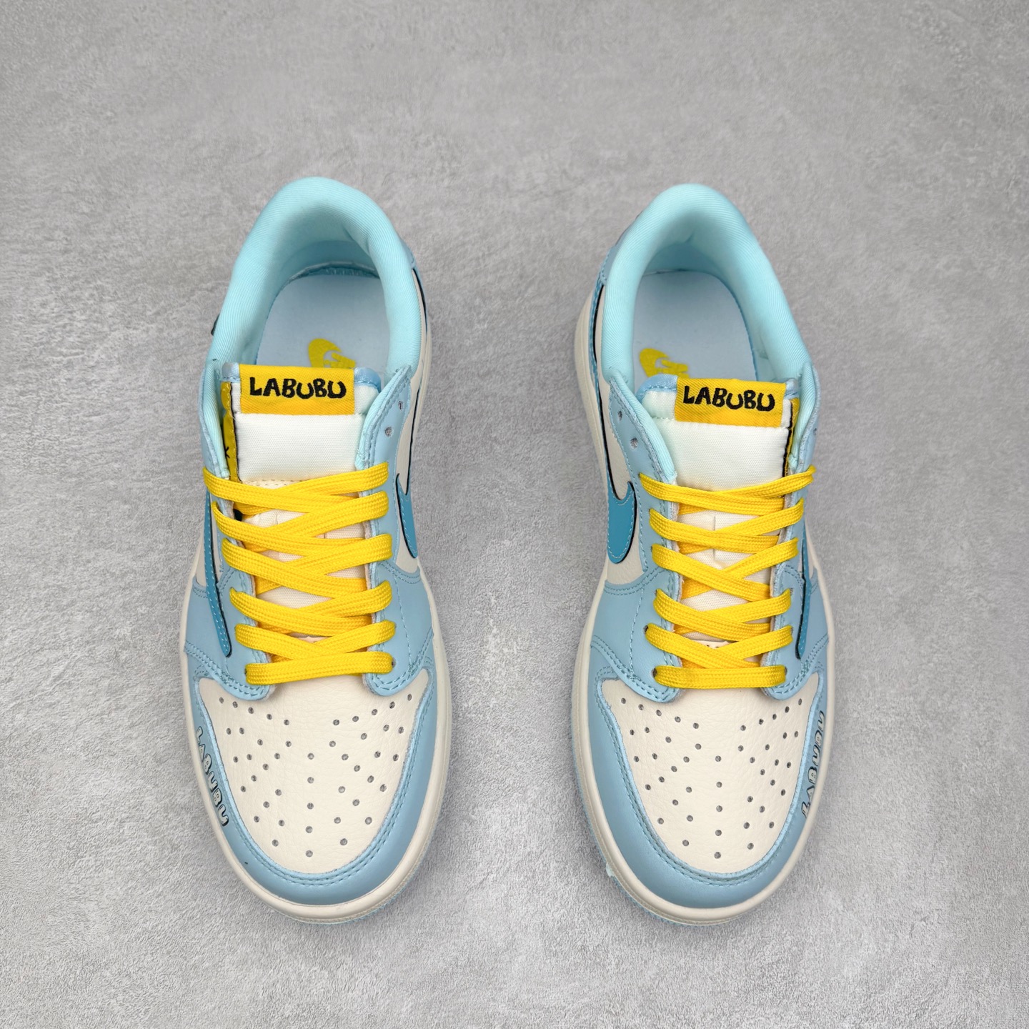 图片[2]-TS x Air Jordan AJ1 Low 倒钩低帮联名定制配色 LD2028-054 原厂内置气垫魔块 A模大底 头层小牛皮 鞋舌AJ原厂专用牛津布+AJ专用反口珍珠布+原厂无杂质高弹内里海棉+特殊封边弹力鞋带 实拍调校N版已经零色差零失真 百分百还原实物色彩所见即所得 不存在货不对板色差等低级问题 选购参考实物拍摄 不混卖不参货 只用心做好货严格选品 承诺混一赔十 尺码：36 36.5 37.5 38 38.5 39 40 40.5 41 42 42.5 43 44 44.5 45-选品中心