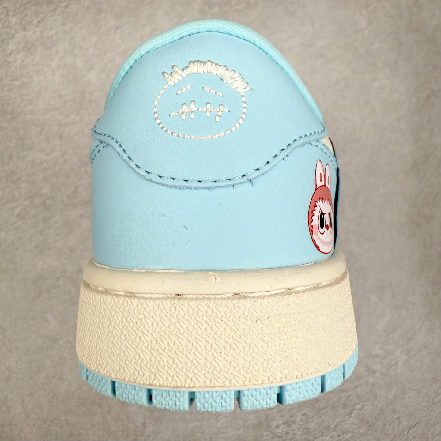 图片[8]-TS x Air Jordan AJ1 Low 倒钩低帮联名定制配色 LD2028-054 原厂内置气垫魔块 A模大底 头层小牛皮 鞋舌AJ原厂专用牛津布+AJ专用反口珍珠布+原厂无杂质高弹内里海棉+特殊封边弹力鞋带 实拍调校N版已经零色差零失真 百分百还原实物色彩所见即所得 不存在货不对板色差等低级问题 选购参考实物拍摄 不混卖不参货 只用心做好货严格选品 承诺混一赔十 尺码：36 36.5 37.5 38 38.5 39 40 40.5 41 42 42.5 43 44 44.5 45-选品中心