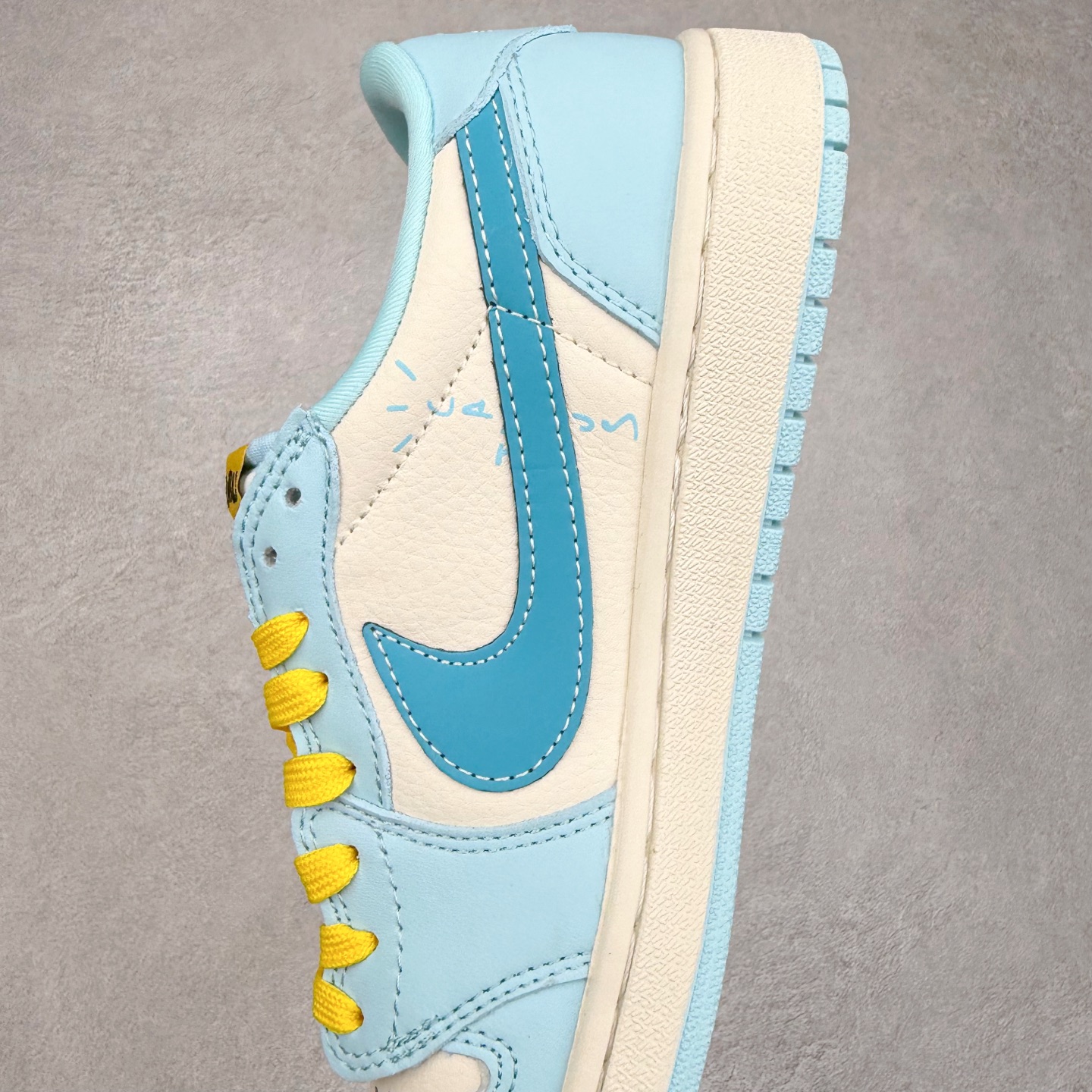 图片[7]-TS x Air Jordan AJ1 Low 倒钩低帮联名定制配色 LD2028-054 原厂内置气垫魔块 A模大底 头层小牛皮 鞋舌AJ原厂专用牛津布+AJ专用反口珍珠布+原厂无杂质高弹内里海棉+特殊封边弹力鞋带 实拍调校N版已经零色差零失真 百分百还原实物色彩所见即所得 不存在货不对板色差等低级问题 选购参考实物拍摄 不混卖不参货 只用心做好货严格选品 承诺混一赔十 尺码：36 36.5 37.5 38 38.5 39 40 40.5 41 42 42.5 43 44 44.5 45-选品中心