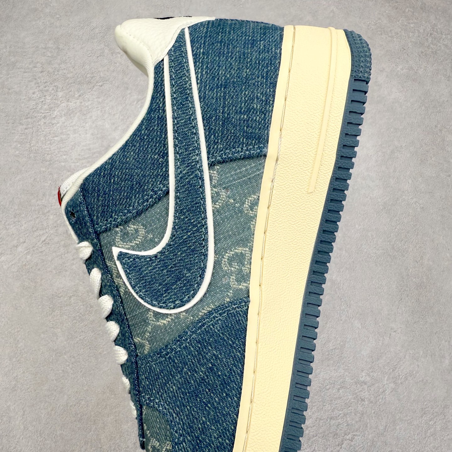 图片[7]-NK Air Force 1´07 Low 空军一号低帮百搭休闲运动板鞋 SC0601-561 柔软、弹性十足的缓震性能和出色的中底设计 横跨复古与现代的外型结合 造就出风靡全球 三十多年的Force 1 直到今天还深受青睐 实拍调校N版已经零色差零失真 百分百还原实物色彩所见即所得 不存在货不对板色差等低级问题 选购参考实物拍摄 不混卖不参货 只用心做好货严格选品 承诺混一赔十 尺码：36 36.5 37.5 38 38.5 39 40 40.5 41 42 42.5 43 44 44.5 45-选品中心