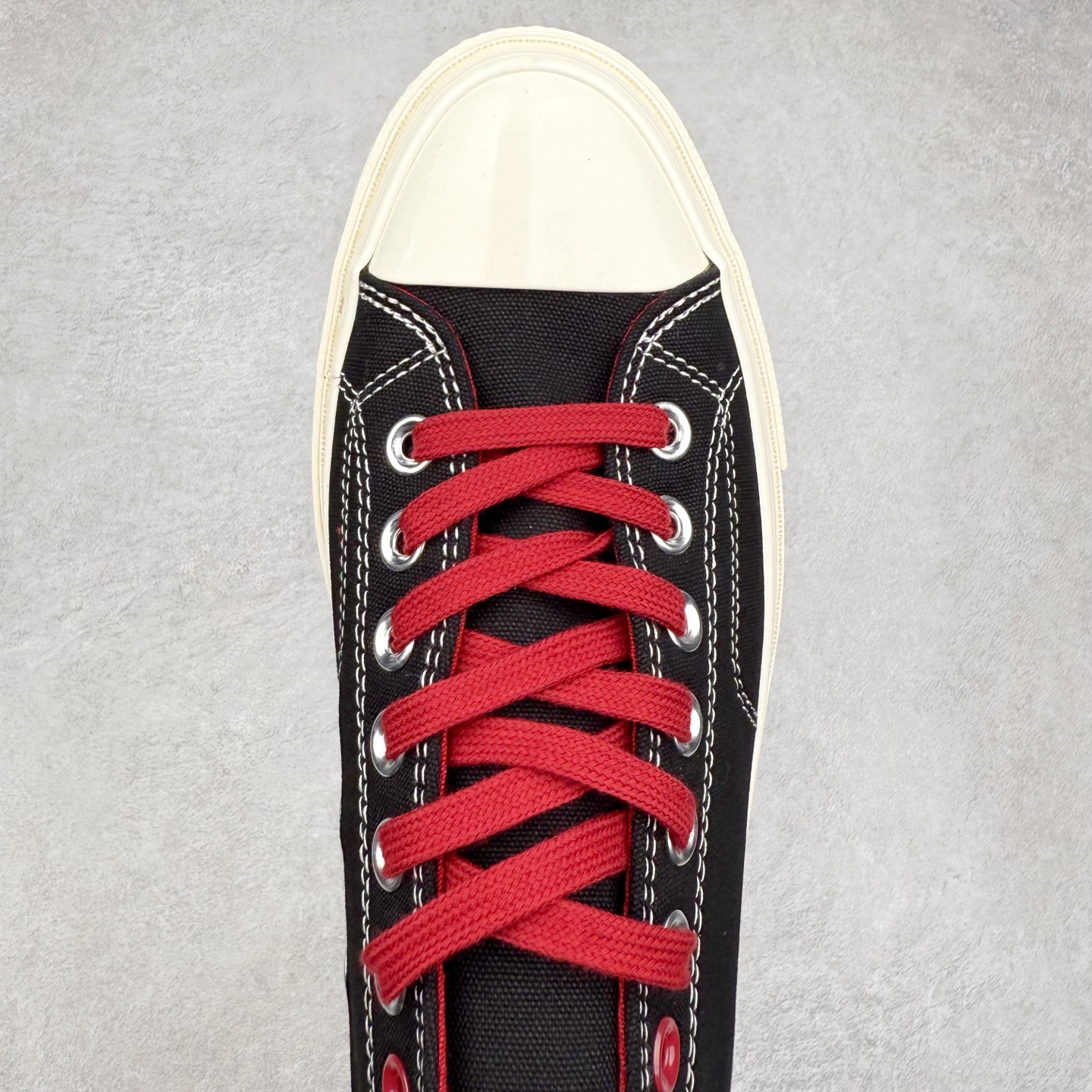 图片[4]-Converse Chuck 1970s 情人节 匡威2025七夕限定复古休闲帆布鞋 采用经典70s鞋型搭配复古黑红配色 双色鞋带混搭潮流 ❤️小爱心立体贴片配饰突出主题 货号：A16577C 尺码：35 36 36.5 37 37.5 38 39 39.5 40 41 41.5 42 42.5 43 44-选品中心