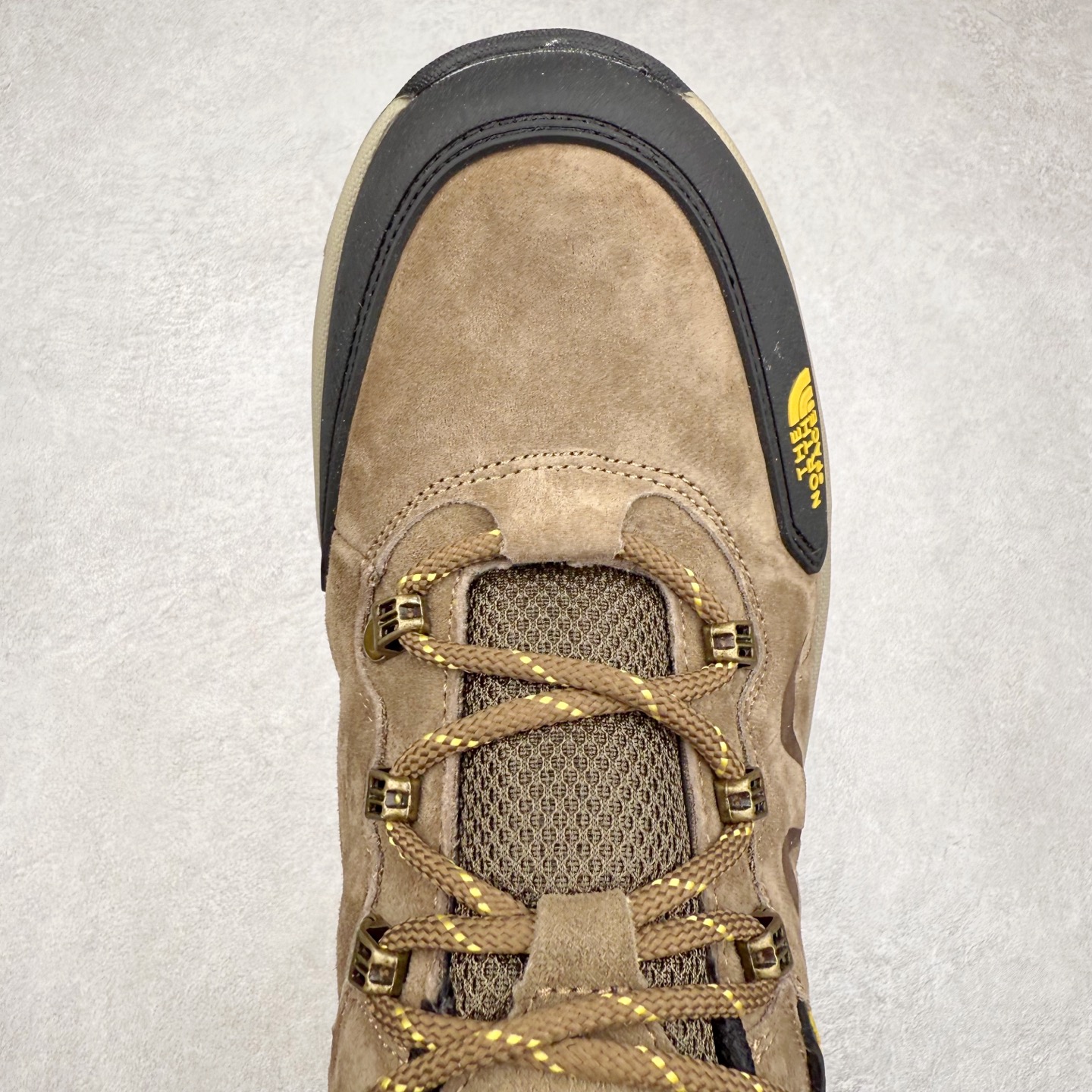 图片[4]-The North Face 北面乐斯菲斯户外运动休闲登山鞋越野徒步鞋 广东大厂品质 面料采用进口磨砂牛皮 鞋底采用Vibram黄金大底 专门为鞋底设计的橡胶以出色的耐磨性 良好的防滑性或得不少户外运动爱好者的喜欢 专业户外登山品牌（北面）The North Face自1966年创立，由两位热爱登山徒步的年轻登山者于美西旧金山开创，不断透过研发与创新，并且将最先进的技术结合在服装与鞋款设计，生产多种外型帅气且专业能力非常强的户外运动装备而备受欢迎。尺码：39-45（运动鞋码）-选品中心