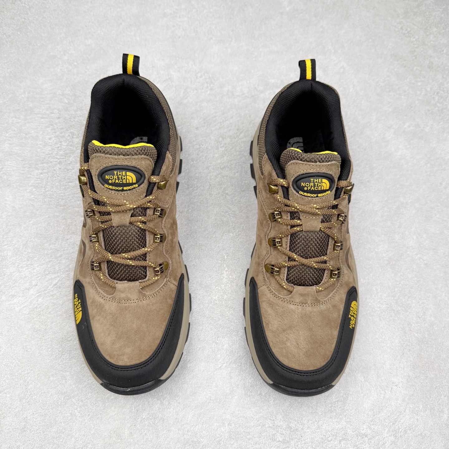 图片[2]-The North Face 北面乐斯菲斯户外运动休闲登山鞋越野徒步鞋 广东大厂品质 面料采用进口磨砂牛皮 鞋底采用Vibram黄金大底 专门为鞋底设计的橡胶以出色的耐磨性 良好的防滑性或得不少户外运动爱好者的喜欢 专业户外登山品牌（北面）The North Face自1966年创立，由两位热爱登山徒步的年轻登山者于美西旧金山开创，不断透过研发与创新，并且将最先进的技术结合在服装与鞋款设计，生产多种外型帅气且专业能力非常强的户外运动装备而备受欢迎。尺码：39-45（运动鞋码）-选品中心