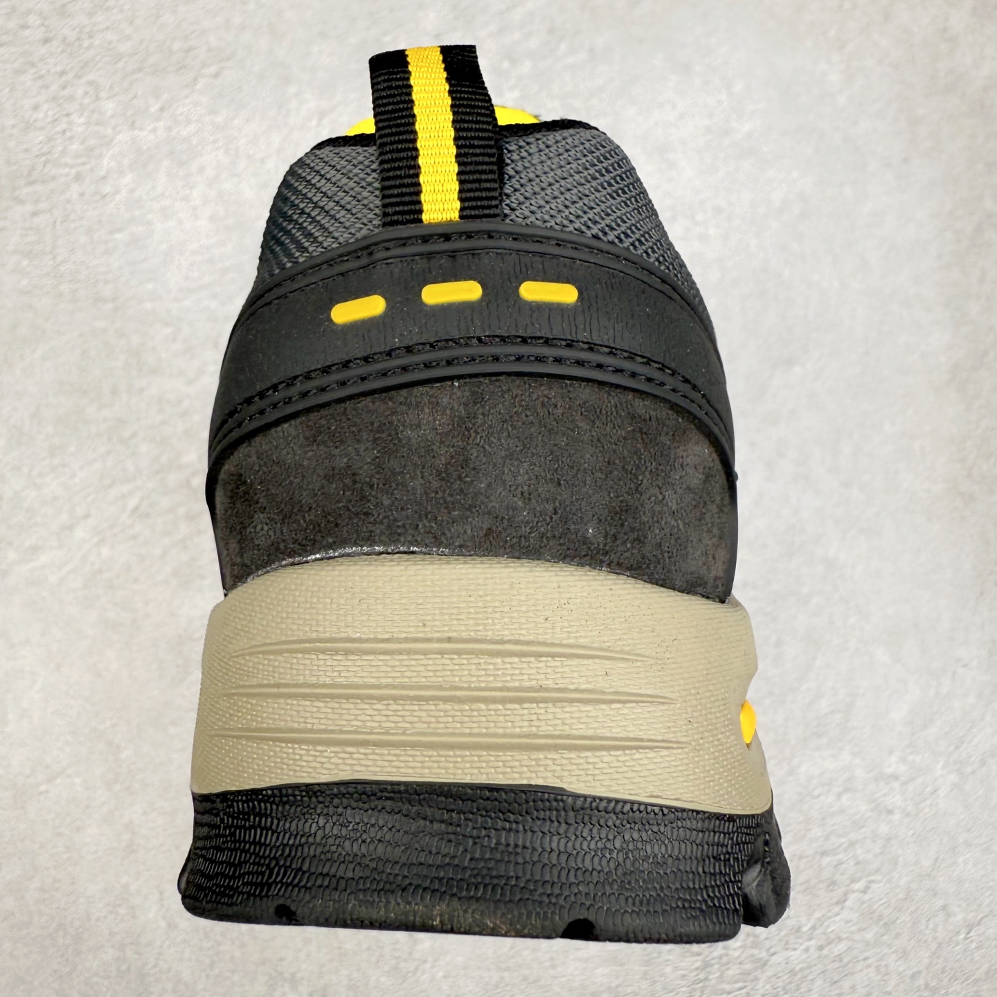 图片[8]-The North Face 北面乐斯菲斯户外运动休闲登山鞋越野徒步鞋 广东大厂品质 面料采用进口磨砂牛皮 鞋底采用Vibram黄金大底 专门为鞋底设计的橡胶以出色的耐磨性 良好的防滑性或得不少户外运动爱好者的喜欢 专业户外登山品牌（北面）The North Face自1966年创立，由两位热爱登山徒步的年轻登山者于美西旧金山开创，不断透过研发与创新，并且将最先进的技术结合在服装与鞋款设计，生产多种外型帅气且专业能力非常强的户外运动装备而备受欢迎。尺码：39-45（运动鞋码）-选品中心