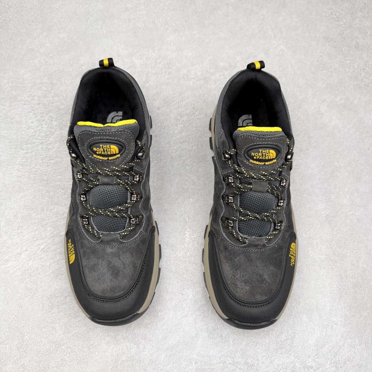 图片[2]-The North Face 北面乐斯菲斯户外运动休闲登山鞋越野徒步鞋 广东大厂品质 面料采用进口磨砂牛皮 鞋底采用Vibram黄金大底 专门为鞋底设计的橡胶以出色的耐磨性 良好的防滑性或得不少户外运动爱好者的喜欢 专业户外登山品牌（北面）The North Face自1966年创立，由两位热爱登山徒步的年轻登山者于美西旧金山开创，不断透过研发与创新，并且将最先进的技术结合在服装与鞋款设计，生产多种外型帅气且专业能力非常强的户外运动装备而备受欢迎。尺码：39-45（运动鞋码）-选品中心