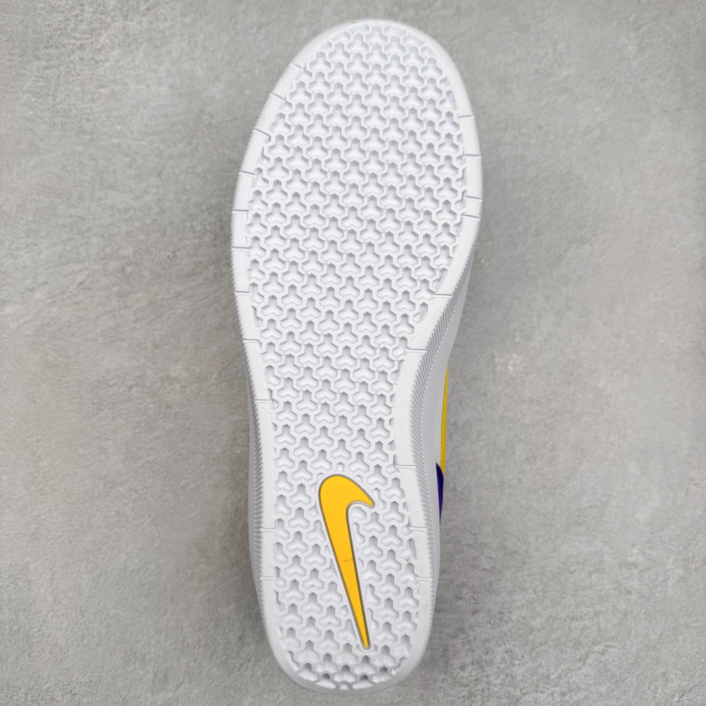 图片[9]-NK SB Force 58 空军58系列低帮休闲运动滑板板鞋 DV5477-500 鞋面由帆布和麂皮拼接 层次感丰富 搭配硫化外底 耐磨耐穿 鞋舌及中底后跟处饰有SB Logo 表明鞋款身份 采用包边设计 经久耐穿 硫化结构则有效提升灵活性 穿上这款全新推出的创意力作 助你耀动街头 尺码：36 36.5 37.5 38 38.5 39 40 40.5 41 42 42.5 43 44 45-选品中心