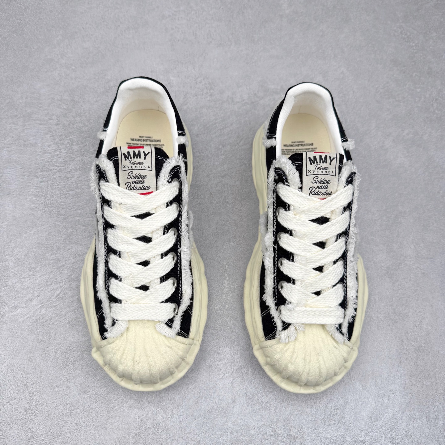 图片[2]-＃原厂 MMY/Maison MIHARA YASUHIRO Wayne Original Sole Leather Low Sneaker贝壳头版变形溶解雪糕底低帮百搭休闲运动板鞋 余文乐挚爱单品 复古溶解风 日本概念时装设计师･三原康裕品牌广东原产 原楦原纸版开发楦型 全新开发双模一次发泡点位气孔EVA中底 底部嵌入组合RB橡胶耐磨大底 采用全粒面头层皮革鞋面材质 正确织麦及包装盒 清晰后跟电绣LOGO 注意区别普通版本‼️尺码：35-45 偏大一码-选品中心