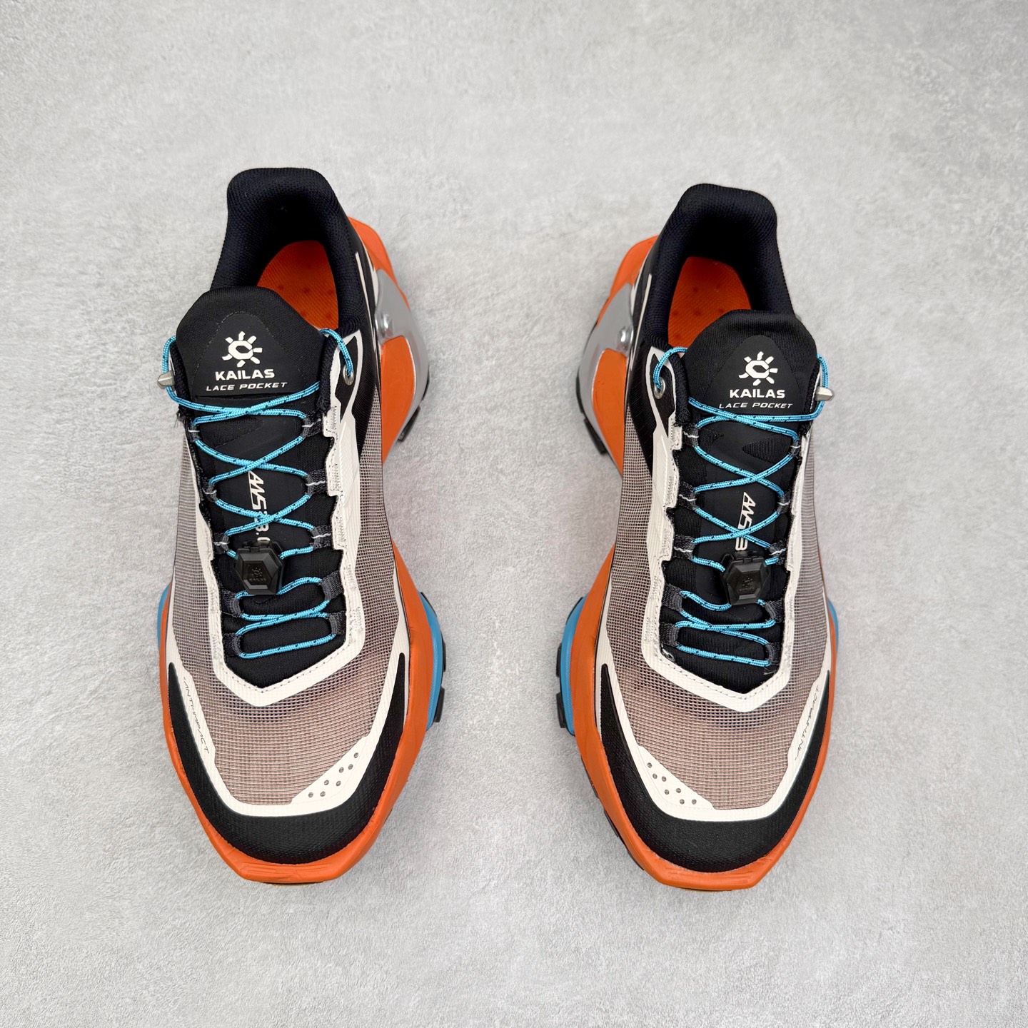 图片[2]-凯乐石 KAILAS FUGA DU 2 时尚百搭网布橡胶TPU减震防滑耐磨透气低帮越野跑步鞋 KAILAS凯乐石品牌是全球三大全系攀登品牌之一，于2003年创立于中国广州，致力于为有攀登梦想的户外运动员及爱好者，研发制造功能性专业装备，满足他们在极限环境下安全舒适的需求，凯乐石专注于科技面料的开发及专业功能设计，产品线覆盖登山、攀岩、徒步、越野跑山、露营、旅行等多项户外运动，通过运动员的测试反馈，不断进化迭代，产品荣获国内外大奖71座，发明专利21个，更突破性的自主研发攀登器械，打造出中国的攀登硬实力。实拍调校N版已经零色差零失真 百分百还原实物色彩所见即所得 不存在货不对板色差等低级问题 选购参考实物拍摄 不混卖不参货 只用心做好货严格选品 承诺混一赔十 尺码：36 36.5 37.5 38 38.5 39 40 40.5 41 42 42.5 43 44 44.5 45-选品中心