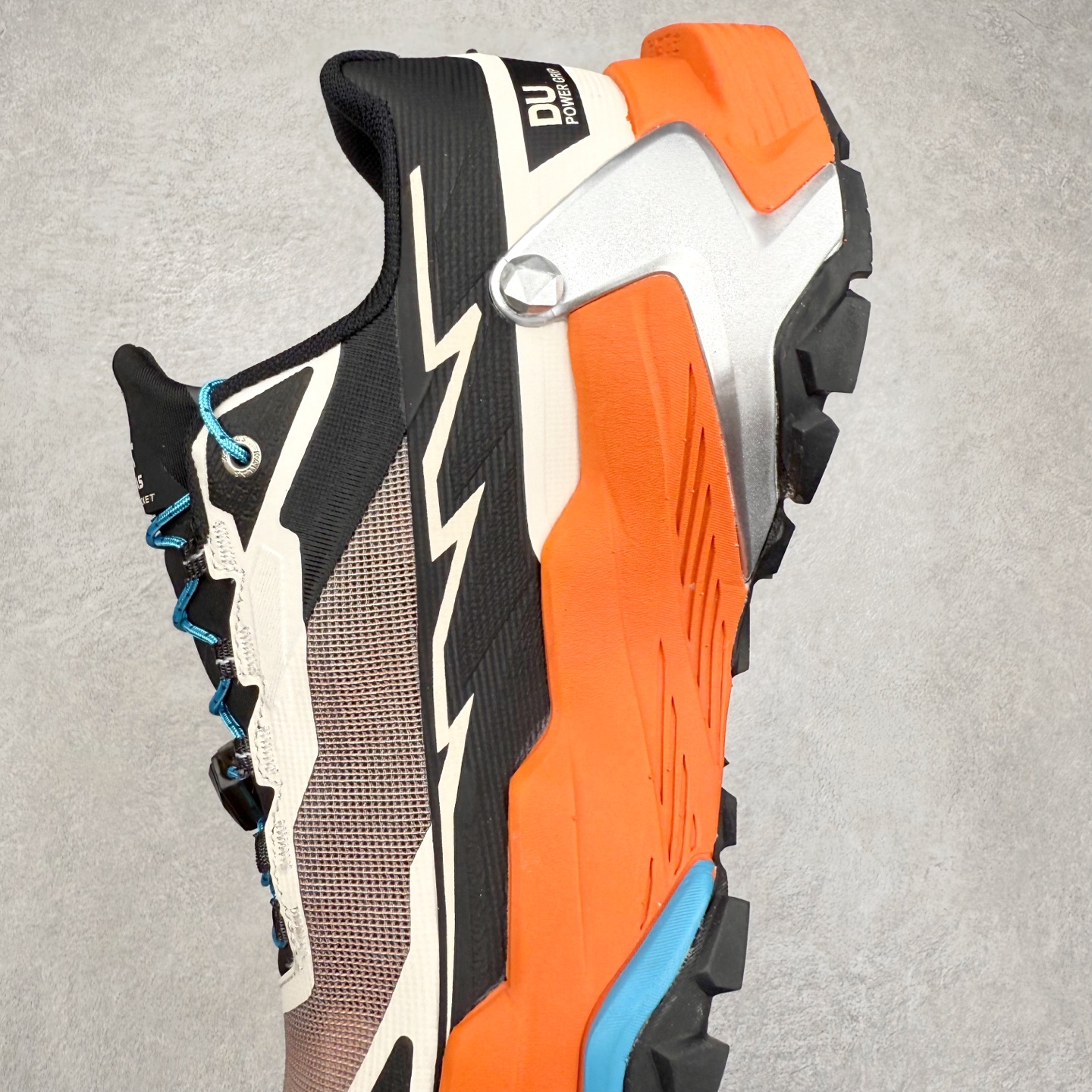 图片[7]-凯乐石 KAILAS FUGA DU 2 时尚百搭网布橡胶TPU减震防滑耐磨透气低帮越野跑步鞋 KAILAS凯乐石品牌是全球三大全系攀登品牌之一，于2003年创立于中国广州，致力于为有攀登梦想的户外运动员及爱好者，研发制造功能性专业装备，满足他们在极限环境下安全舒适的需求，凯乐石专注于科技面料的开发及专业功能设计，产品线覆盖登山、攀岩、徒步、越野跑山、露营、旅行等多项户外运动，通过运动员的测试反馈，不断进化迭代，产品荣获国内外大奖71座，发明专利21个，更突破性的自主研发攀登器械，打造出中国的攀登硬实力。实拍调校N版已经零色差零失真 百分百还原实物色彩所见即所得 不存在货不对板色差等低级问题 选购参考实物拍摄 不混卖不参货 只用心做好货严格选品 承诺混一赔十 尺码：36 36.5 37.5 38 38.5 39 40 40.5 41 42 42.5 43 44 44.5 45-选品中心