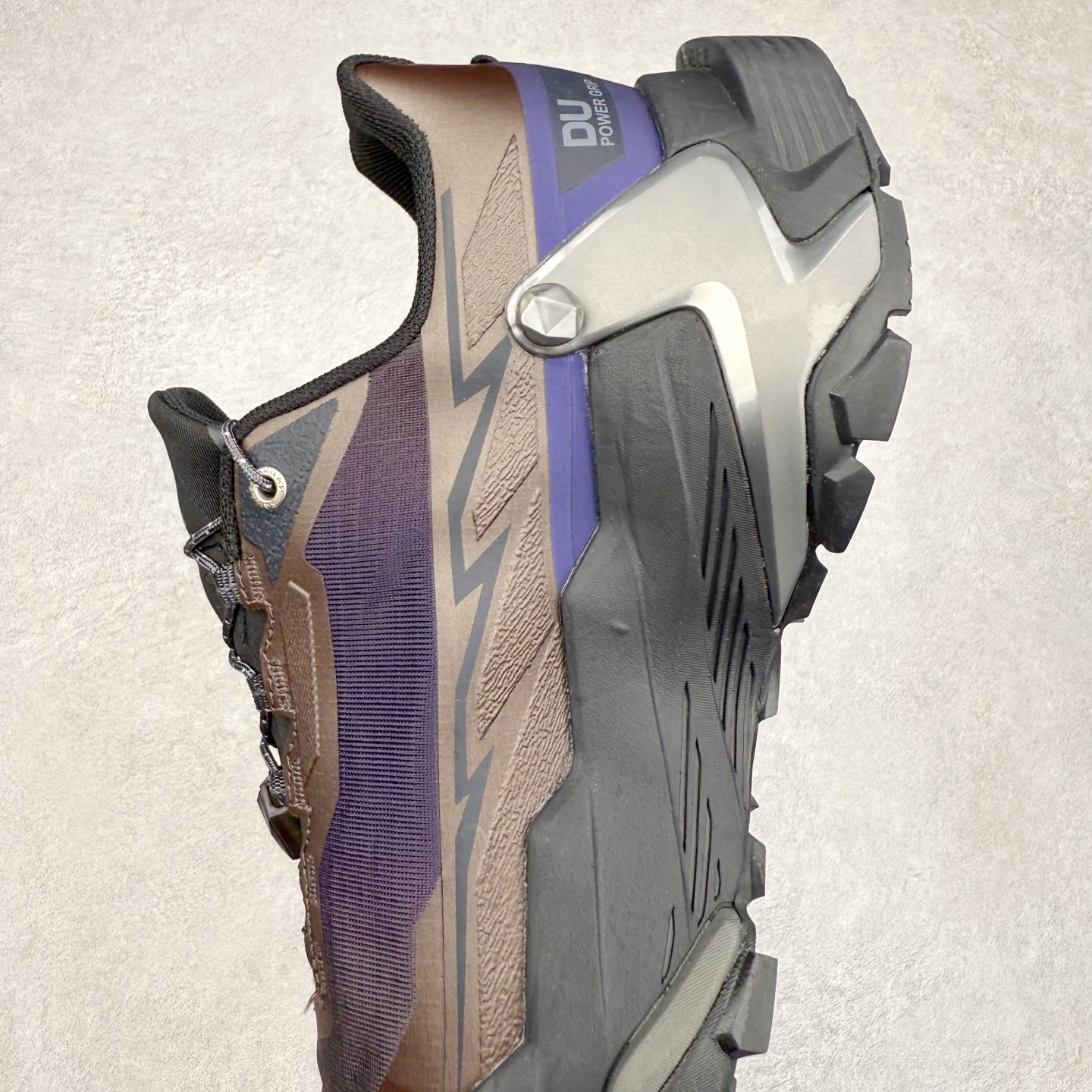 图片[7]-凯乐石 KAILAS FUGA DU 2 时尚百搭网布橡胶TPU减震防滑耐磨透气低帮越野跑步鞋 KAILAS凯乐石品牌是全球三大全系攀登品牌之一，于2003年创立于中国广州，致力于为有攀登梦想的户外运动员及爱好者，研发制造功能性专业装备，满足他们在极限环境下安全舒适的需求，凯乐石专注于科技面料的开发及专业功能设计，产品线覆盖登山、攀岩、徒步、越野跑山、露营、旅行等多项户外运动，通过运动员的测试反馈，不断进化迭代，产品荣获国内外大奖71座，发明专利21个，更突破性的自主研发攀登器械，打造出中国的攀登硬实力。实拍调校N版已经零色差零失真 百分百还原实物色彩所见即所得 不存在货不对板色差等低级问题 选购参考实物拍摄 不混卖不参货 只用心做好货严格选品 承诺混一赔十 尺码：36 36.5 37.5 38 38.5 39 40 40.5 41 42 42.5 43 44 44.5 45-选品中心