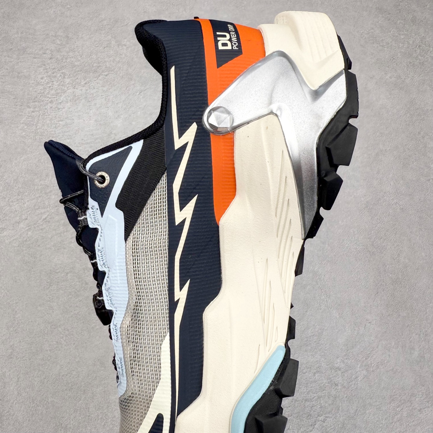 图片[7]-凯乐石 KAILAS FUGA DU 2 时尚百搭网布橡胶TPU减震防滑耐磨透气低帮越野跑步鞋 KAILAS凯乐石品牌是全球三大全系攀登品牌之一，于2003年创立于中国广州，致力于为有攀登梦想的户外运动员及爱好者，研发制造功能性专业装备，满足他们在极限环境下安全舒适的需求，凯乐石专注于科技面料的开发及专业功能设计，产品线覆盖登山、攀岩、徒步、越野跑山、露营、旅行等多项户外运动，通过运动员的测试反馈，不断进化迭代，产品荣获国内外大奖71座，发明专利21个，更突破性的自主研发攀登器械，打造出中国的攀登硬实力。实拍调校N版已经零色差零失真 百分百还原实物色彩所见即所得 不存在货不对板色差等低级问题 选购参考实物拍摄 不混卖不参货 只用心做好货严格选品 承诺混一赔十 尺码：36 36.5 37.5 38 38.5 39 40 40.5 41 42 42.5 43 44 44.5 45-选品中心