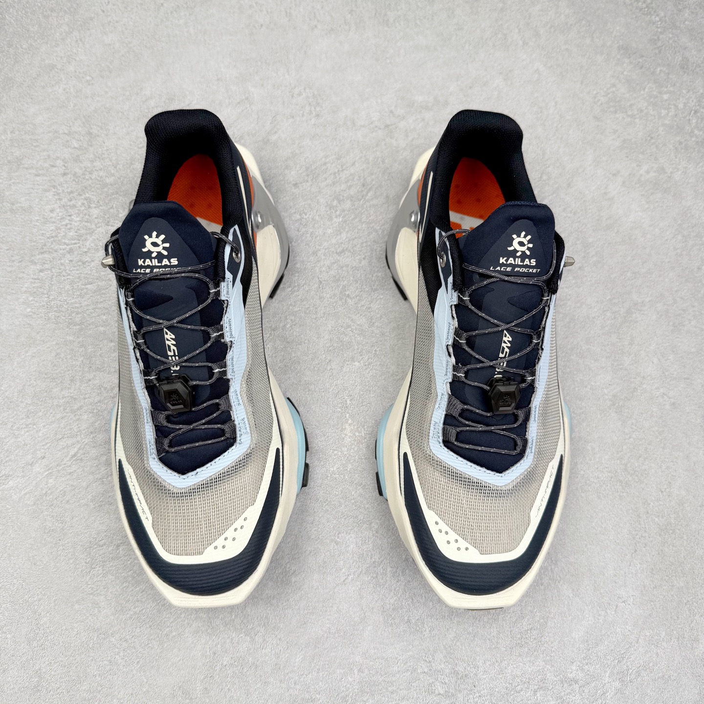 图片[2]-凯乐石 KAILAS FUGA DU 2 时尚百搭网布橡胶TPU减震防滑耐磨透气低帮越野跑步鞋 KAILAS凯乐石品牌是全球三大全系攀登品牌之一，于2003年创立于中国广州，致力于为有攀登梦想的户外运动员及爱好者，研发制造功能性专业装备，满足他们在极限环境下安全舒适的需求，凯乐石专注于科技面料的开发及专业功能设计，产品线覆盖登山、攀岩、徒步、越野跑山、露营、旅行等多项户外运动，通过运动员的测试反馈，不断进化迭代，产品荣获国内外大奖71座，发明专利21个，更突破性的自主研发攀登器械，打造出中国的攀登硬实力。实拍调校N版已经零色差零失真 百分百还原实物色彩所见即所得 不存在货不对板色差等低级问题 选购参考实物拍摄 不混卖不参货 只用心做好货严格选品 承诺混一赔十 尺码：36 36.5 37.5 38 38.5 39 40 40.5 41 42 42.5 43 44 44.5 45-选品中心