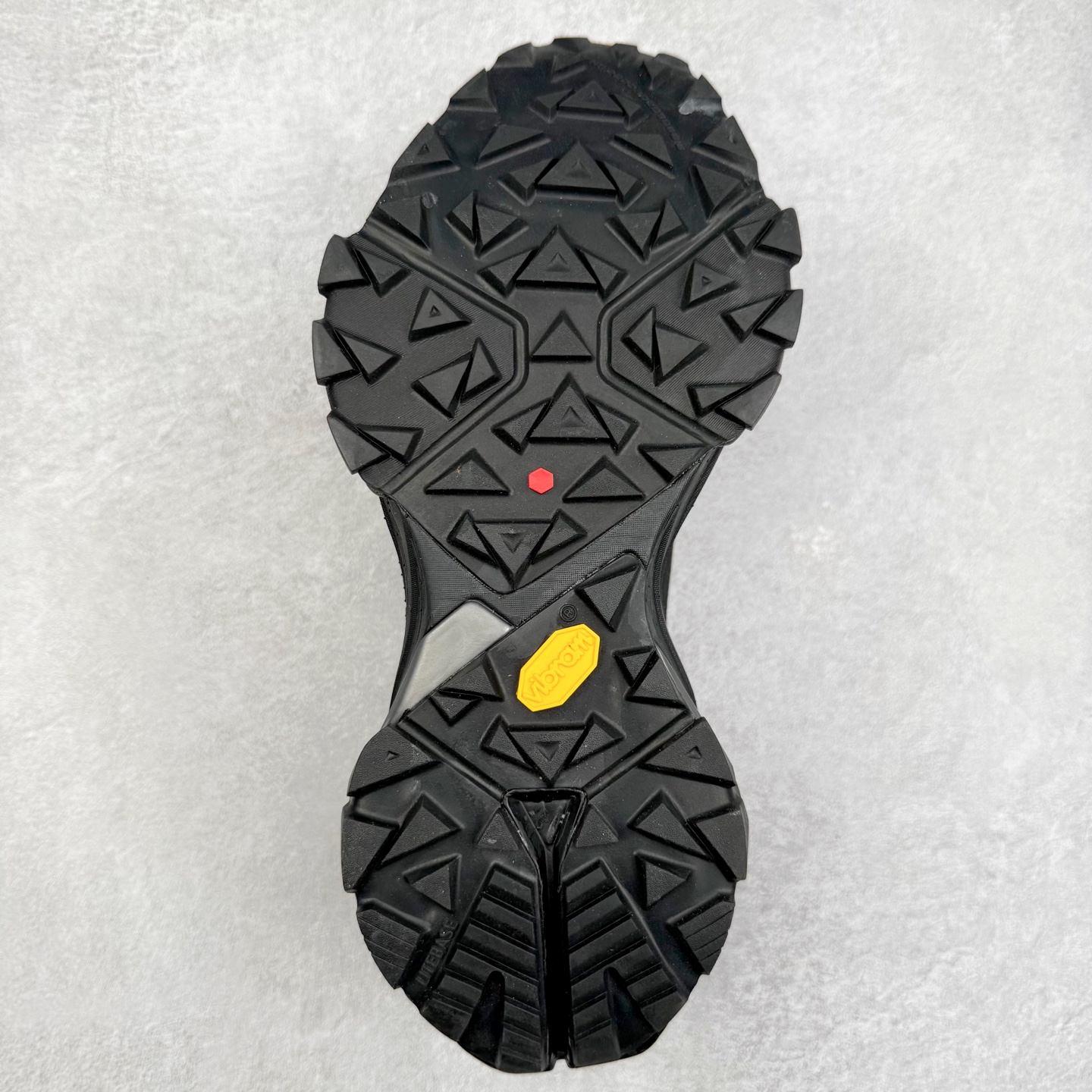 图片[9]-凯乐石 KAILAS FUGA DU 2 时尚百搭网布橡胶TPU减震防滑耐磨透气低帮越野跑步鞋 KAILAS凯乐石品牌是全球三大全系攀登品牌之一，于2003年创立于中国广州，致力于为有攀登梦想的户外运动员及爱好者，研发制造功能性专业装备，满足他们在极限环境下安全舒适的需求，凯乐石专注于科技面料的开发及专业功能设计，产品线覆盖登山、攀岩、徒步、越野跑山、露营、旅行等多项户外运动，通过运动员的测试反馈，不断进化迭代，产品荣获国内外大奖71座，发明专利21个，更突破性的自主研发攀登器械，打造出中国的攀登硬实力。实拍调校N版已经零色差零失真 百分百还原实物色彩所见即所得 不存在货不对板色差等低级问题 选购参考实物拍摄 不混卖不参货 只用心做好货严格选品 承诺混一赔十 尺码：36 36.5 37.5 38 38.5 39 40 40.5 41 42 42.5 43 44 44.5 45-选品中心