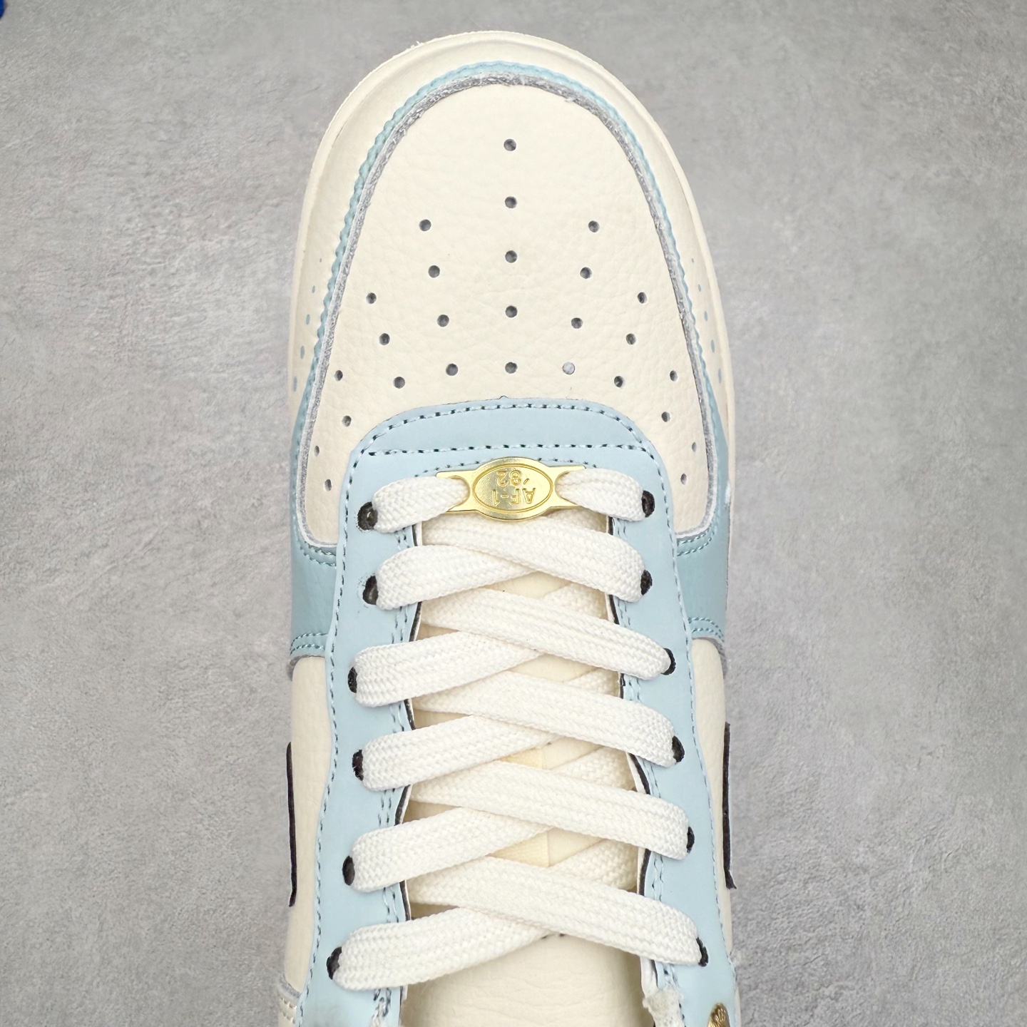 图片[4]-NK Air Force 1´07 Low 空军一号低帮百搭休闲运动板鞋 ZD1988-003 柔软、弹性十足的缓震性能和出色的中底设计 横跨复古与现代的外型结合 造就出风靡全球 三十多年的Force 1 直到今天还深受青睐 实拍调校N版已经零色差零失真 百分百还原实物色彩所见即所得 不存在货不对板色差等低级问题 选购参考实物拍摄 不混卖不参货 只用心做好货严格选品 承诺混一赔十 尺码：36 36.5 37.5 38 38.5 39 40 40.5 41 42 42.5 43 44 44.5 45-选品中心