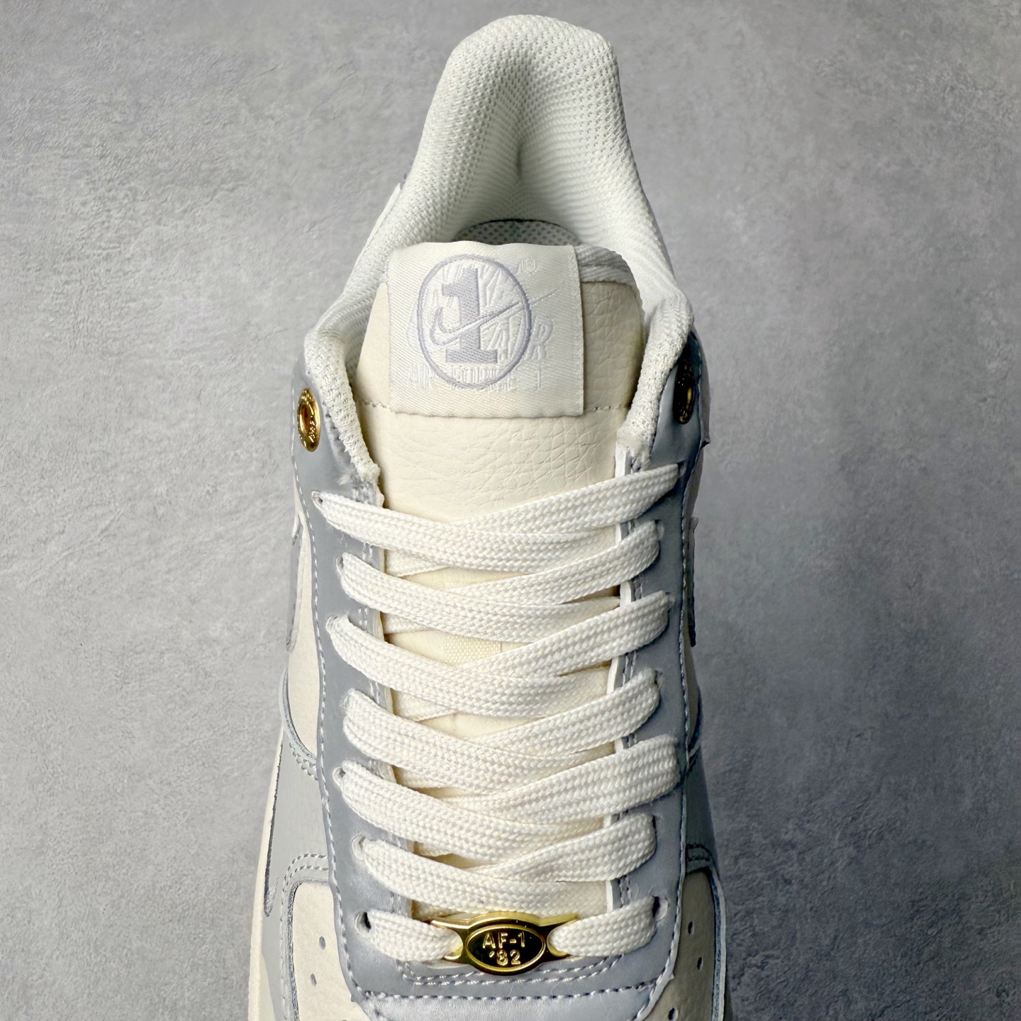 图片[5]-NK Air Force 1´07 Low 空军一号低帮百搭休闲运动板鞋 ZD1988-003 柔软、弹性十足的缓震性能和出色的中底设计 横跨复古与现代的外型结合 造就出风靡全球 三十多年的Force 1 直到今天还深受青睐 实拍调校N版已经零色差零失真 百分百还原实物色彩所见即所得 不存在货不对板色差等低级问题 选购参考实物拍摄 不混卖不参货 只用心做好货严格选品 承诺混一赔十 尺码：36 36.5 37.5 38 38.5 39 40 40.5 41 42 42.5 43 44 44.5 45-选品中心