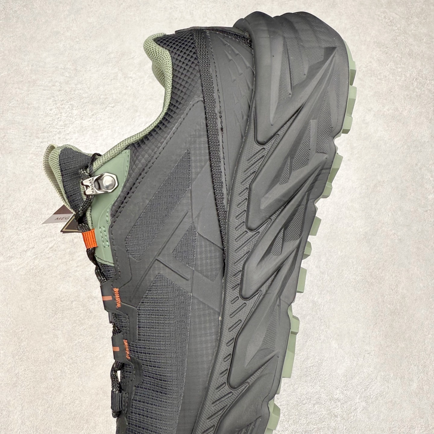 图片[7]-凯乐石 KAILAS 山行2代 GTX 25款舒适缓冲徒步 织物TPU减震防滑透气包裹性轻便低帮超强抓地力越野跑步鞋 KAILAS凯乐石品牌是全球三大全系攀登品牌之一，于2003年创立于中国广州，致力于为有攀登梦想的户外运动员及爱好者，研发制造功能性专业装备，满足他们在极限环境下安全舒适的需求，凯乐石专注于科技面料的开发及专业功能设计，产品线覆盖登山、攀岩、徒步、越野跑山、露营、旅行等多项户外运动，通过运动员的测试反馈，不断进化迭代，产品荣获国内外大奖71座，发明专利21个，更突破性的自主研发攀登器械，打造出中国的攀登硬实力。实拍调校N版已经零色差零失真 百分百还原实物色彩所见即所得 不存在货不对板色差等低级问题 选购参考实物拍摄 不混卖不参货 只用心做好货严格选品 承诺混一赔十 尺码：36 36.5 37.5 38 38.5 39 40 40.5 41 42 42.5 43 44 44.5 45-选品中心