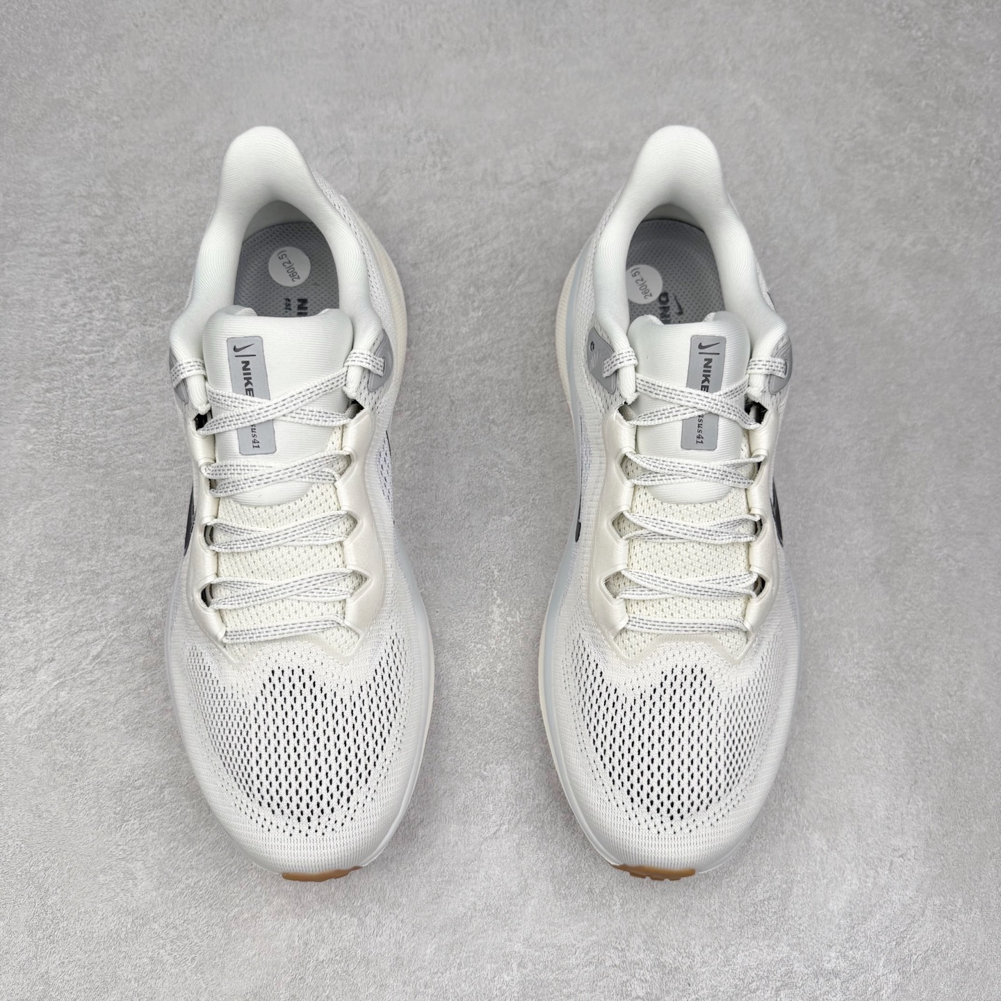 图片[2]-＃TG纯原 NK Zoom Pegasus 飞马41代马拉松系列网面透气缓震疾速跑鞋 独家渠道 市面未流通批次 奥莱直播间499 599一样的东西 碾压市面现存所有版本 公司一样的东西 超值回馈 帮你省钱 拥有 Zoom Air 一如既往的稳定感和流畅感 鞋面采用工程网眼设计 为特定高热区域营造出色透气性 进一步增加鞋面的穿孔数量 让足部能够快速散热 中足搭配 Flywire 飞线 在高速运动时营造舒适稳定的贴合感 内置Zoon气垫加持 动力十足 尺码：36 36.5 37.5 38 38.5 39 40 40.5 41 42 42.5 43 44 44.5 45-选品中心