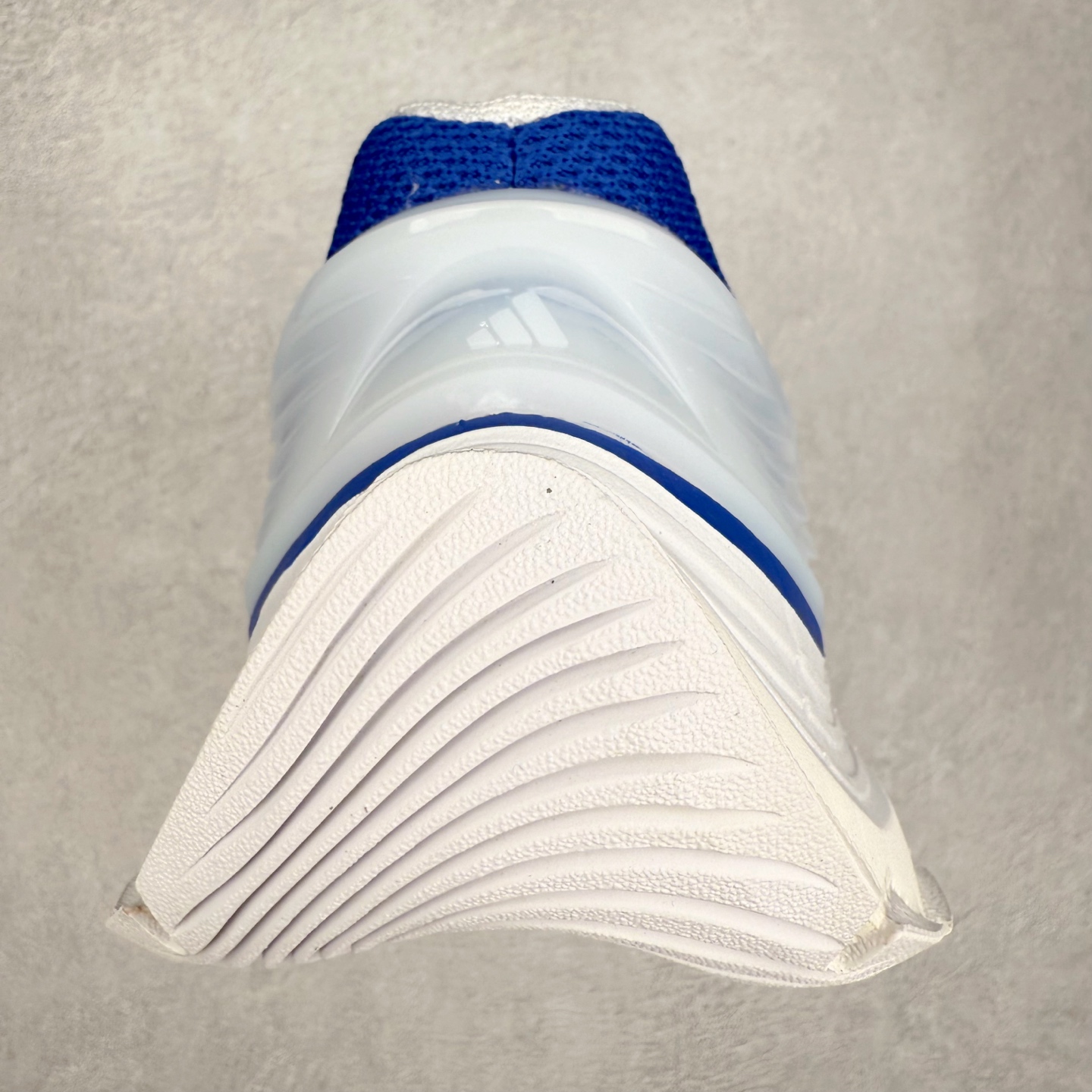 图片[8]-AD XLG MTW系列 舒适百搭防滑耐磨低帮跑步鞋老爹鞋 JS1502 鞋面采用贯穿式银条 完整的线条流畅度带来充分的视觉享受 鞋舌若隐若现的LOGO充满神秘感 夸张的鞋后跟幅度设计 线条感延伸至后跟标志三条杆彰显adidas调性 中底采用LIGHT STRIKE科技 在满足穿搭属性的同时提供舒适的脚感 完整的流线型设计语言 从鞋面贯穿到鞋底以及鞋花纹路 颜值与实力兼具 秀场与日常皆融 未来已来 让我们继续期待 实拍调校N版已经零色差零失真 百分百还原实物色彩所见即所得 不存在货不对板色差等低级问题 选购参考实物拍摄 不混卖不参货 只用心做好货严格选品 承诺混一赔十 尺码：36 36.5 37.5 38 38.5 39 40 40.5 41 42 42.5 43 44 44.5 45-选品中心