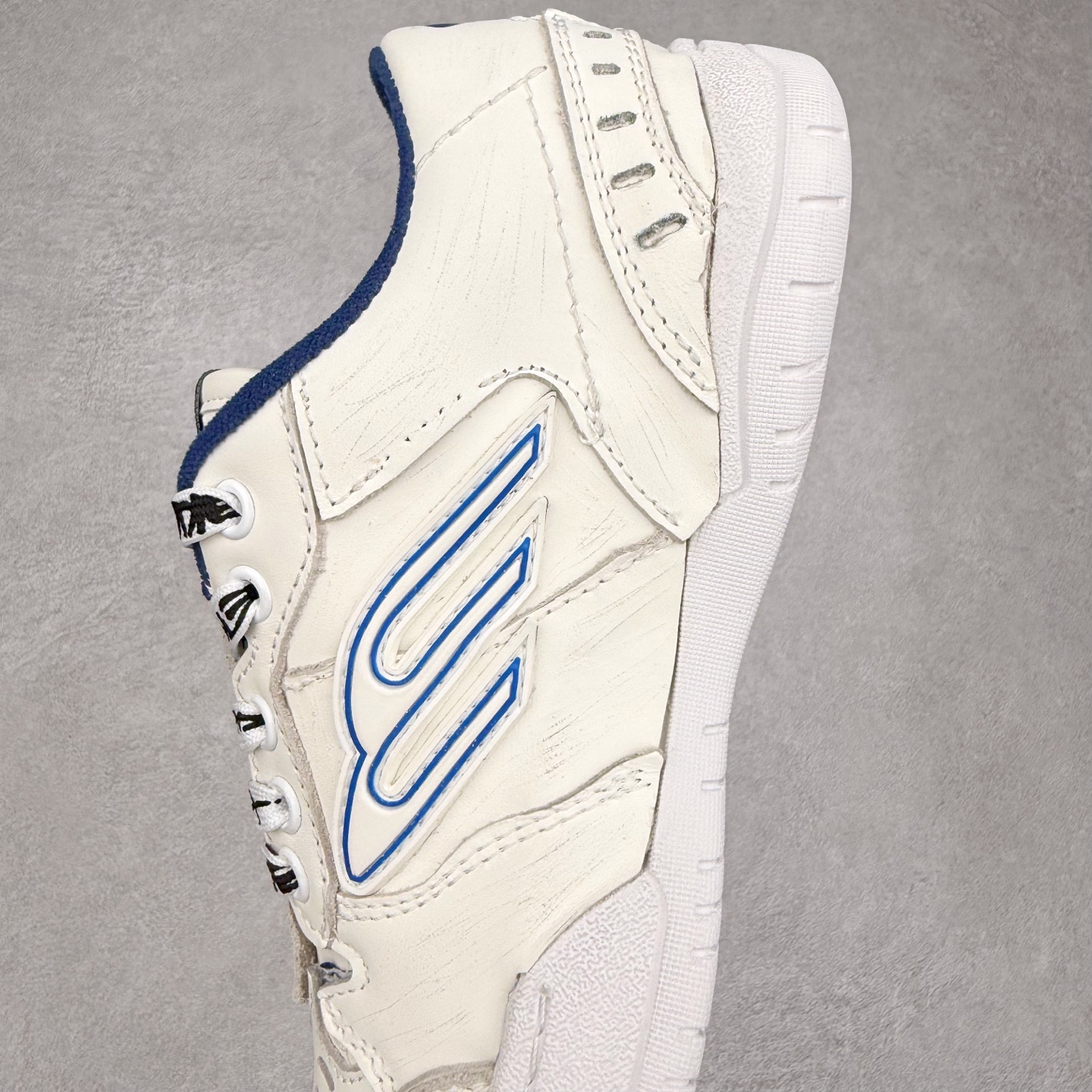 图片[7]-Balenciaga 巴黎世家 Hamptons 手工做旧款 牛皮革 复古圆头系带低帮休闲鞋 官方原配套鞋盒 防尘纸配套齐全 尺码：35 36 37 38 39 40 41 42 43 44 45-选品中心