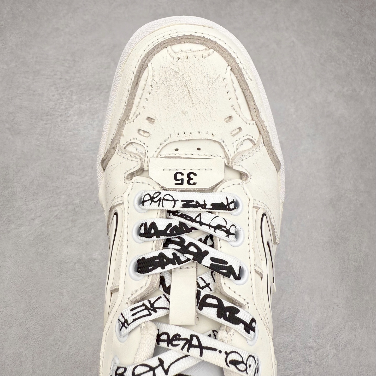 图片[4]-Balenciaga 巴黎世家 Hamptons 手工做旧款 牛皮革 复古圆头系带低帮休闲鞋 官方原配套鞋盒 防尘纸配套齐全 尺码：35 36 37 38 39 40 41 42 43 44 45-选品中心