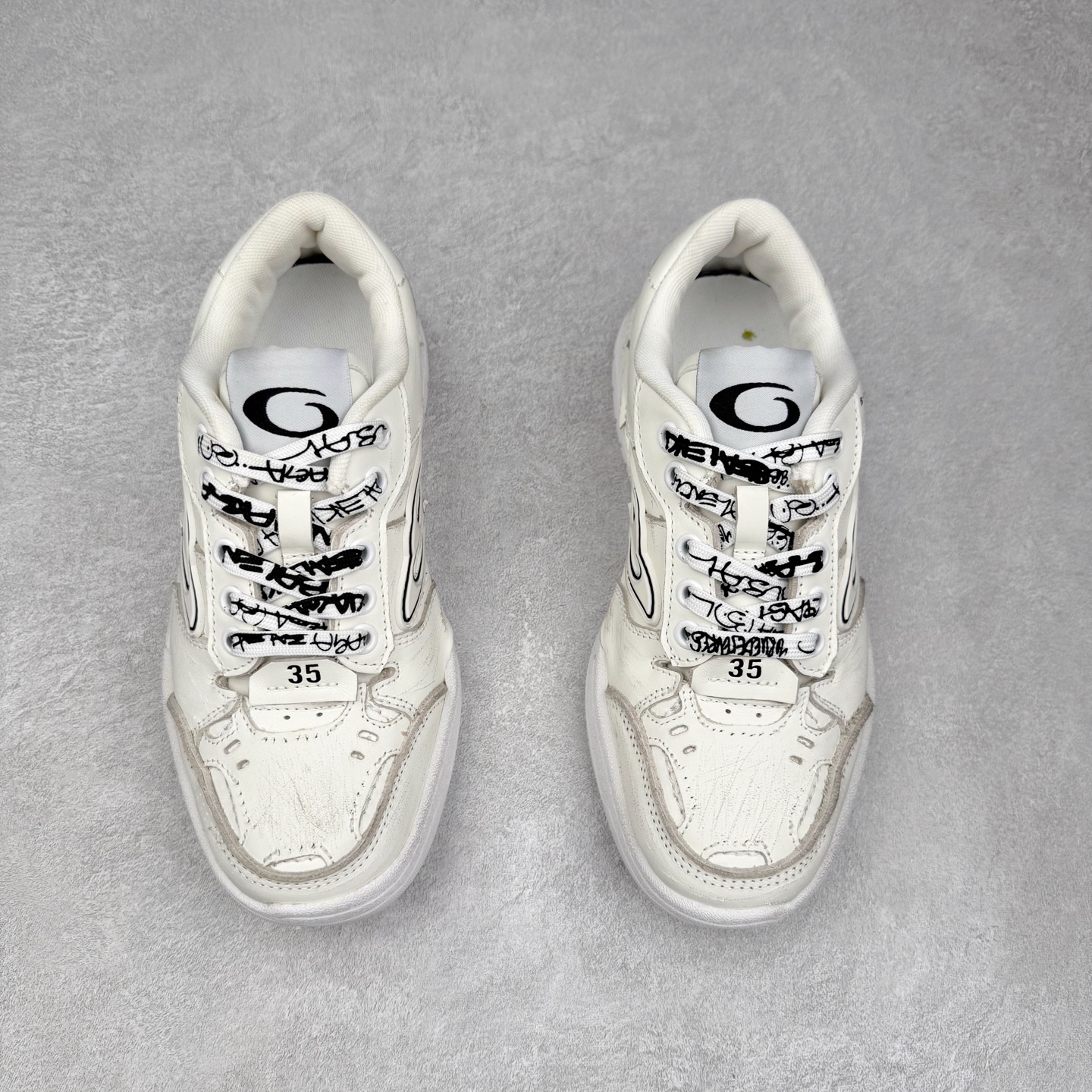 图片[2]-Balenciaga 巴黎世家 Hamptons 手工做旧款 牛皮革 复古圆头系带低帮休闲鞋 官方原配套鞋盒 防尘纸配套齐全 尺码：35 36 37 38 39 40 41 42 43 44 45-选品中心