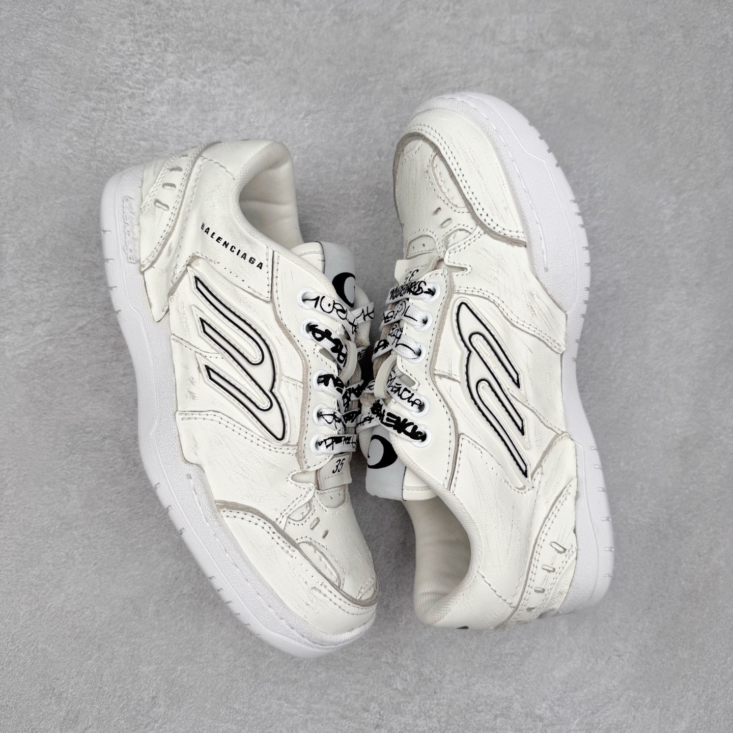 图片[3]-Balenciaga 巴黎世家 Hamptons 手工做旧款 牛皮革 复古圆头系带低帮休闲鞋 官方原配套鞋盒 防尘纸配套齐全 尺码：35 36 37 38 39 40 41 42 43 44 45-选品中心