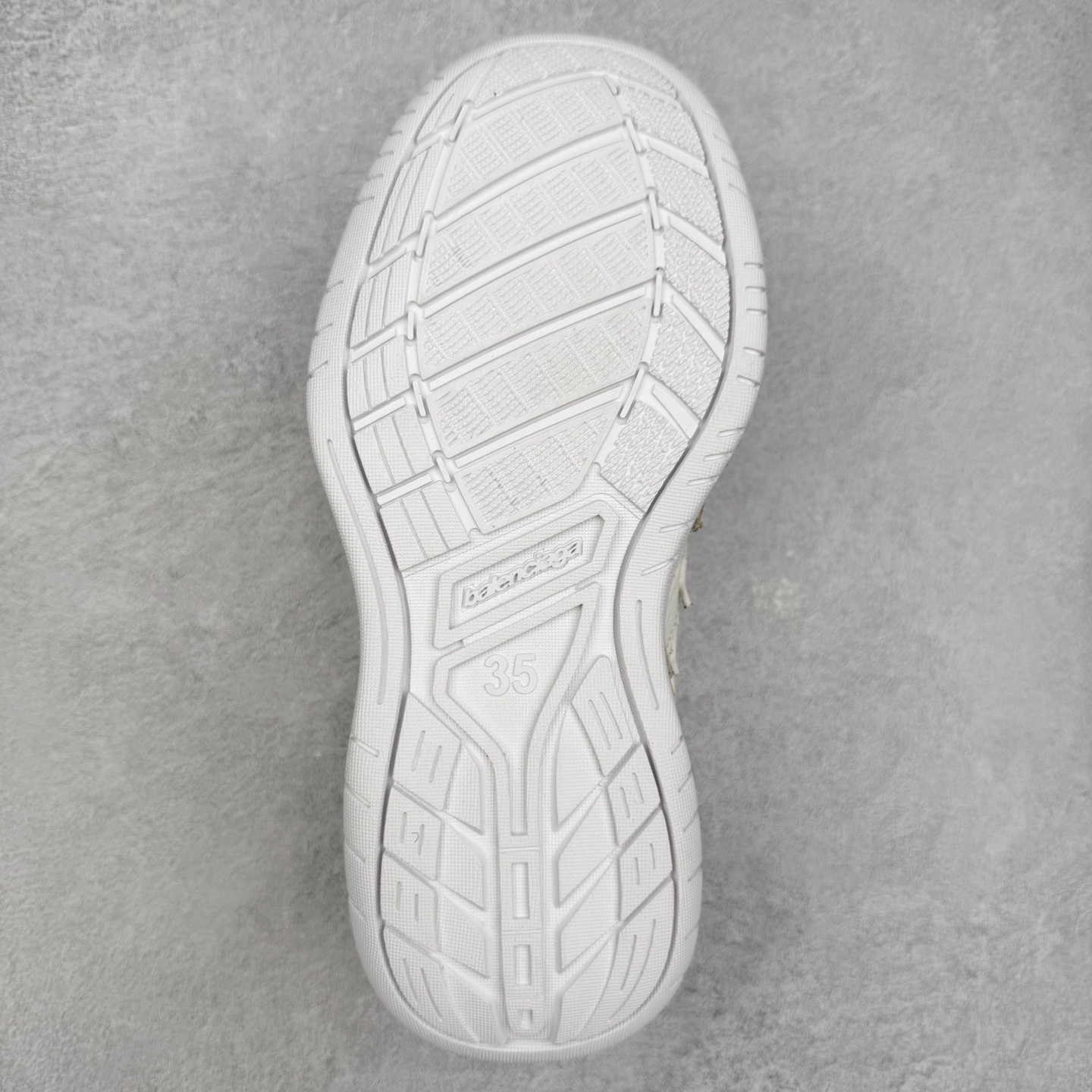 图片[9]-Balenciaga 巴黎世家 Hamptons 手工做旧款 牛皮革 复古圆头系带低帮休闲鞋 官方原配套鞋盒 防尘纸配套齐全 尺码：35 36 37 38 39 40 41 42 43 44 45-选品中心