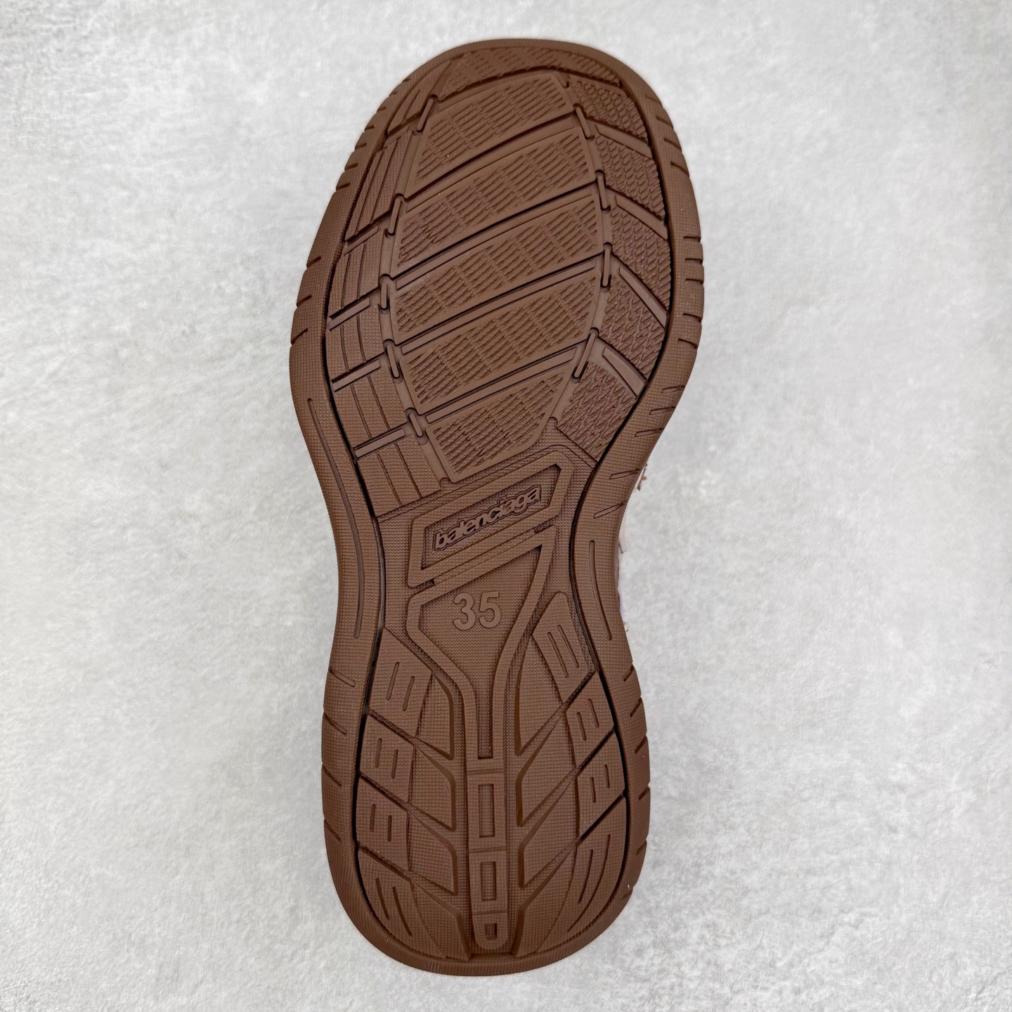 图片[9]-Balenciaga 巴黎世家 Hamptons 手工做旧款 牛皮革 复古圆头系带低帮休闲鞋 官方原配套鞋盒 防尘纸配套齐全 尺码：35 36 37 38 39 40 41 42 43 44 45-选品中心