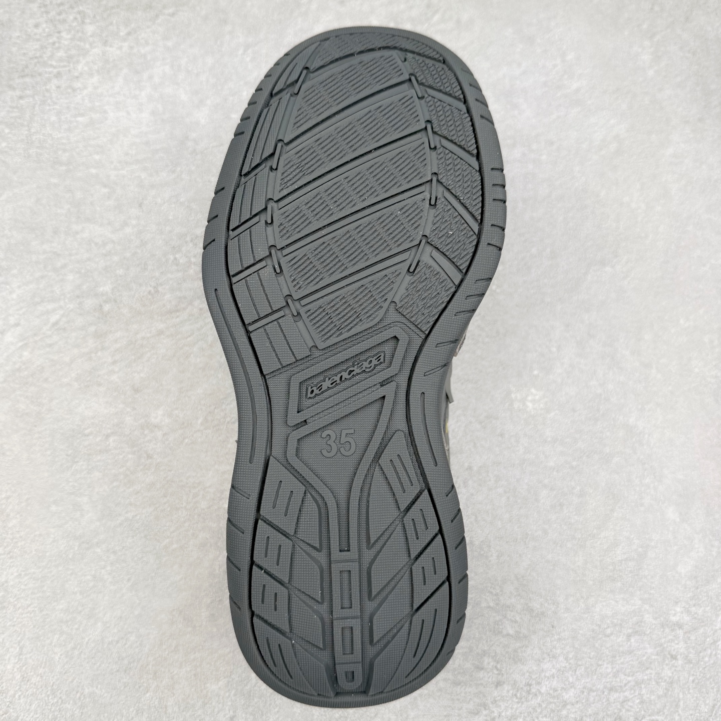 图片[9]-Balenciaga 巴黎世家 Hamptons 手工做旧款 牛皮革 复古圆头系带低帮休闲鞋 官方原配套鞋盒 防尘纸配套齐全 尺码：35 36 37 38 39 40 41 42 43 44 45-选品中心