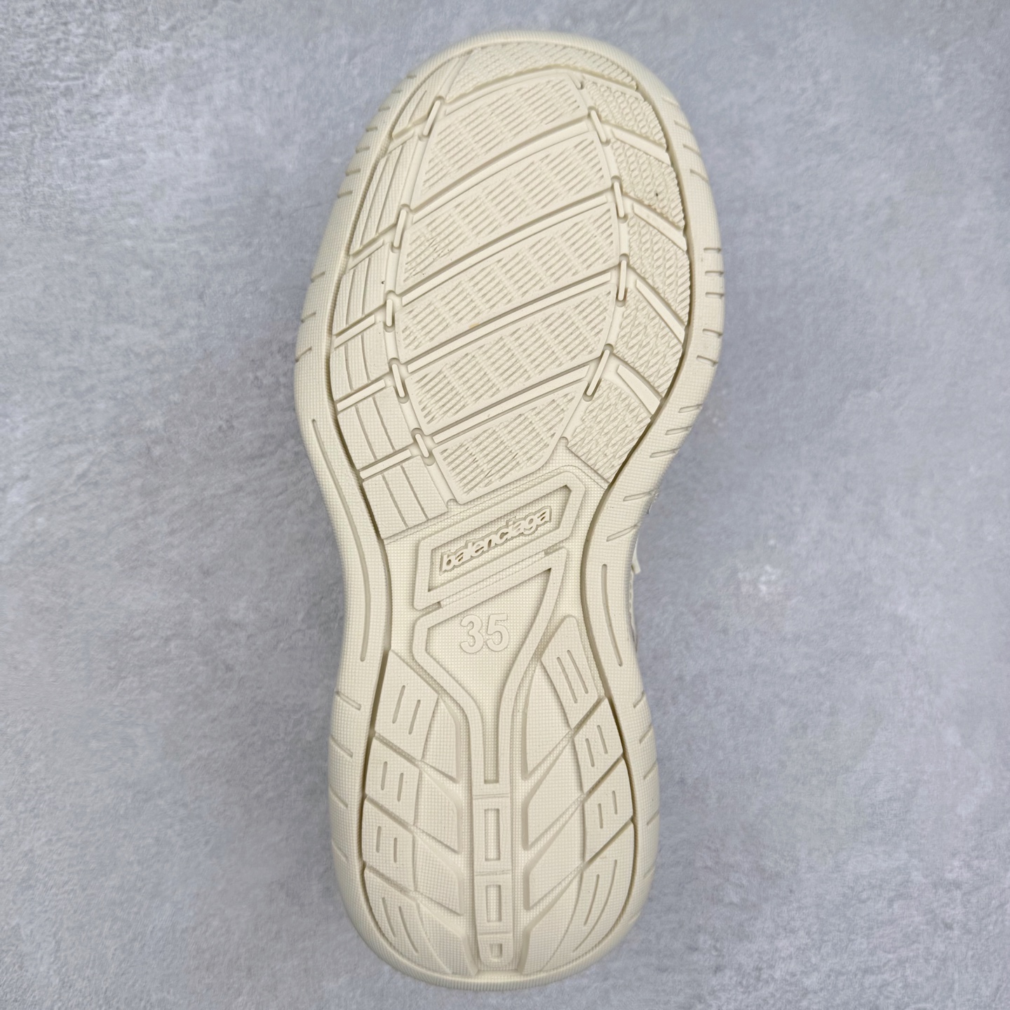 图片[9]-Balenciaga 巴黎世家 Hamptons 手工做旧款 牛皮革 复古圆头系带低帮休闲鞋 官方原配套鞋盒 防尘纸配套齐全 尺码：35 36 37 38 39 40 41 42 43 44 45-选品中心