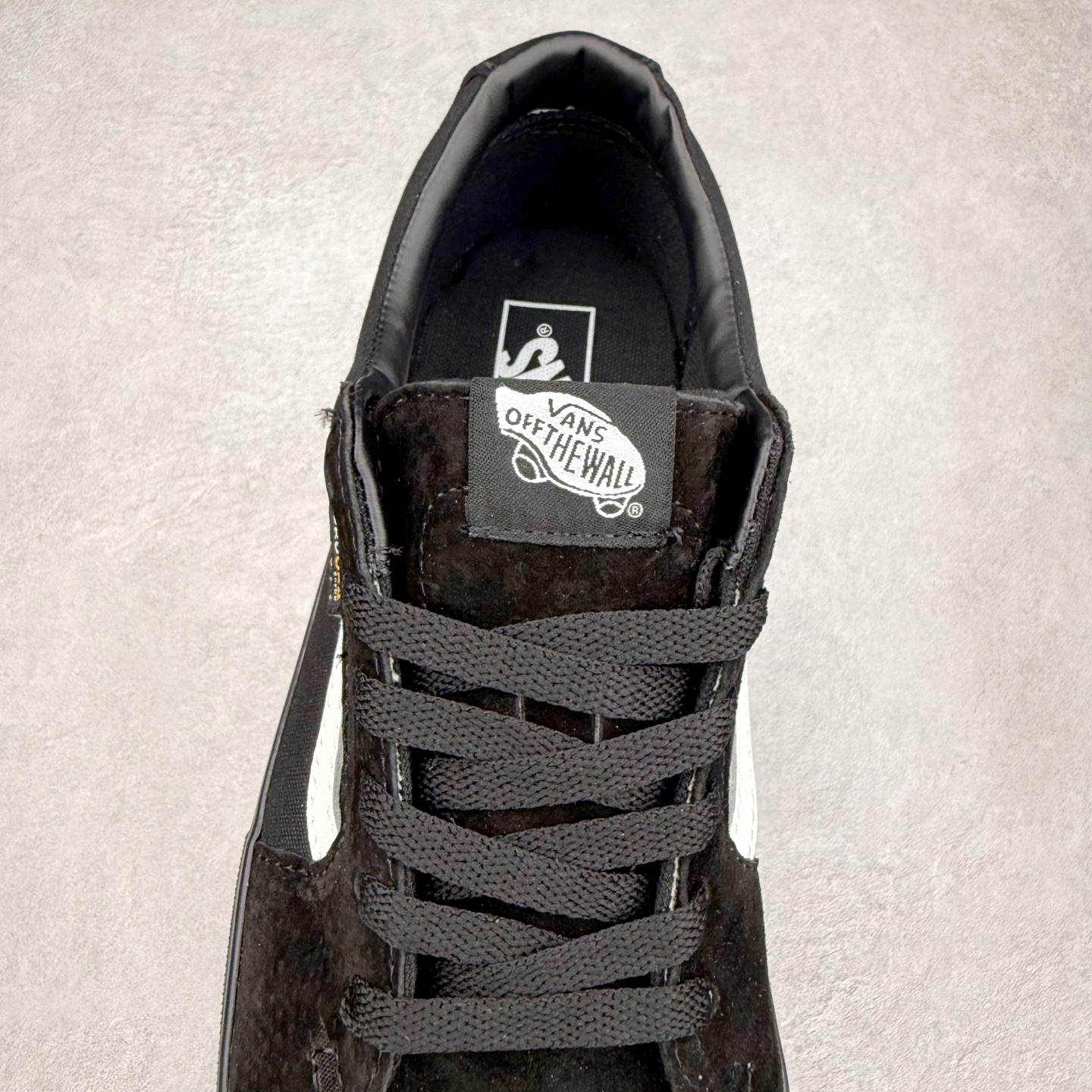 图片[5]-Vans Sk8-Low 黑武士 范斯复古休闲硫化帆布鞋 鞋款以黑色麂皮搭配帆布鞋面打造整体鞋身 减震EVA鞋垫装置增强脚感体验 以SK8-Low鞋身为蓝本 黑武士风格极具辨识度 复古又百搭 货号：VN0A5KXDBLA 尺码：35 36 36.5 37 38 38.5 39 40 40.5 41 42 42.5 43 44-选品中心