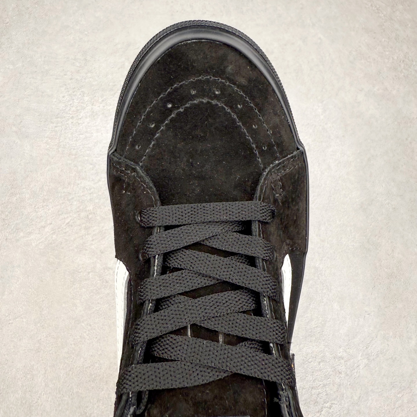 图片[4]-Vans Sk8-Low 黑武士 范斯复古休闲硫化帆布鞋 鞋款以黑色麂皮搭配帆布鞋面打造整体鞋身 减震EVA鞋垫装置增强脚感体验 以SK8-Low鞋身为蓝本 黑武士风格极具辨识度 复古又百搭 货号：VN0A5KXDBLA 尺码：35 36 36.5 37 38 38.5 39 40 40.5 41 42 42.5 43 44-选品中心