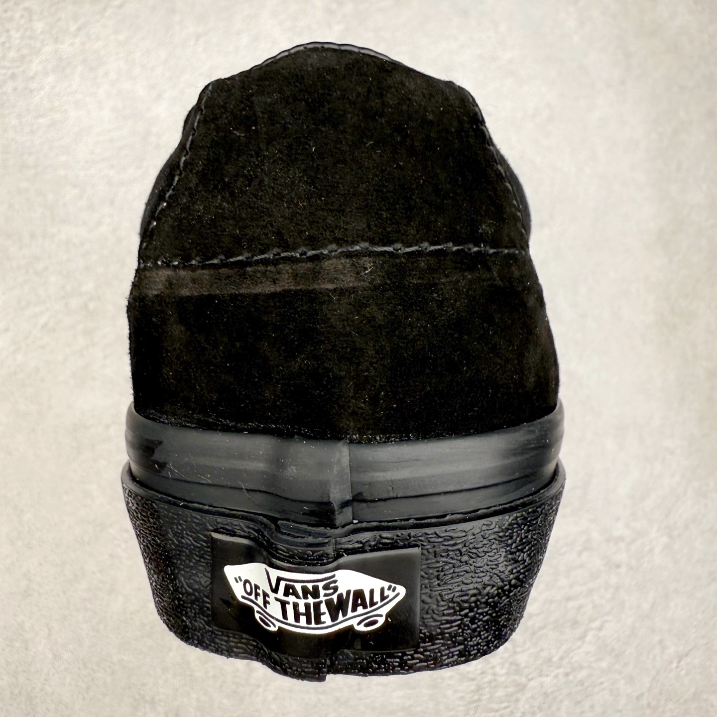 图片[8]-Vans Sk8-Low 黑武士 范斯复古休闲硫化帆布鞋 鞋款以黑色麂皮搭配帆布鞋面打造整体鞋身 减震EVA鞋垫装置增强脚感体验 以SK8-Low鞋身为蓝本 黑武士风格极具辨识度 复古又百搭 货号：VN0A5KXDBLA 尺码：35 36 36.5 37 38 38.5 39 40 40.5 41 42 42.5 43 44-选品中心